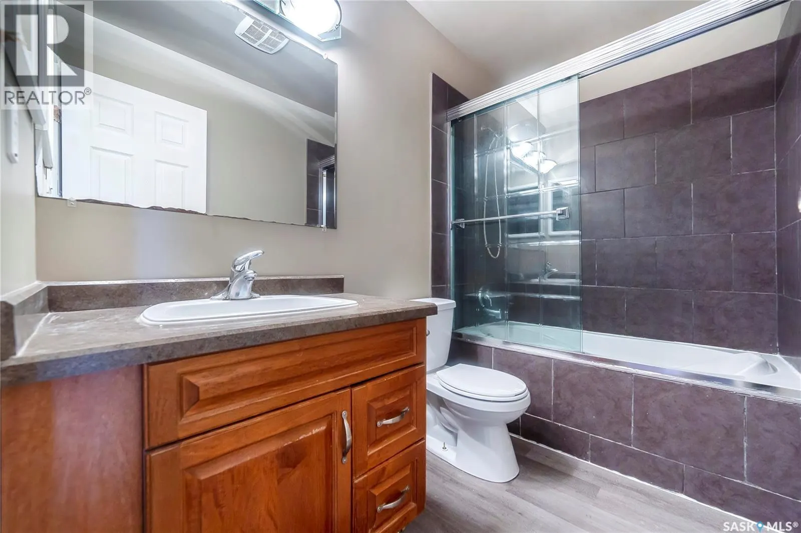 426 Vanier CRESCENT