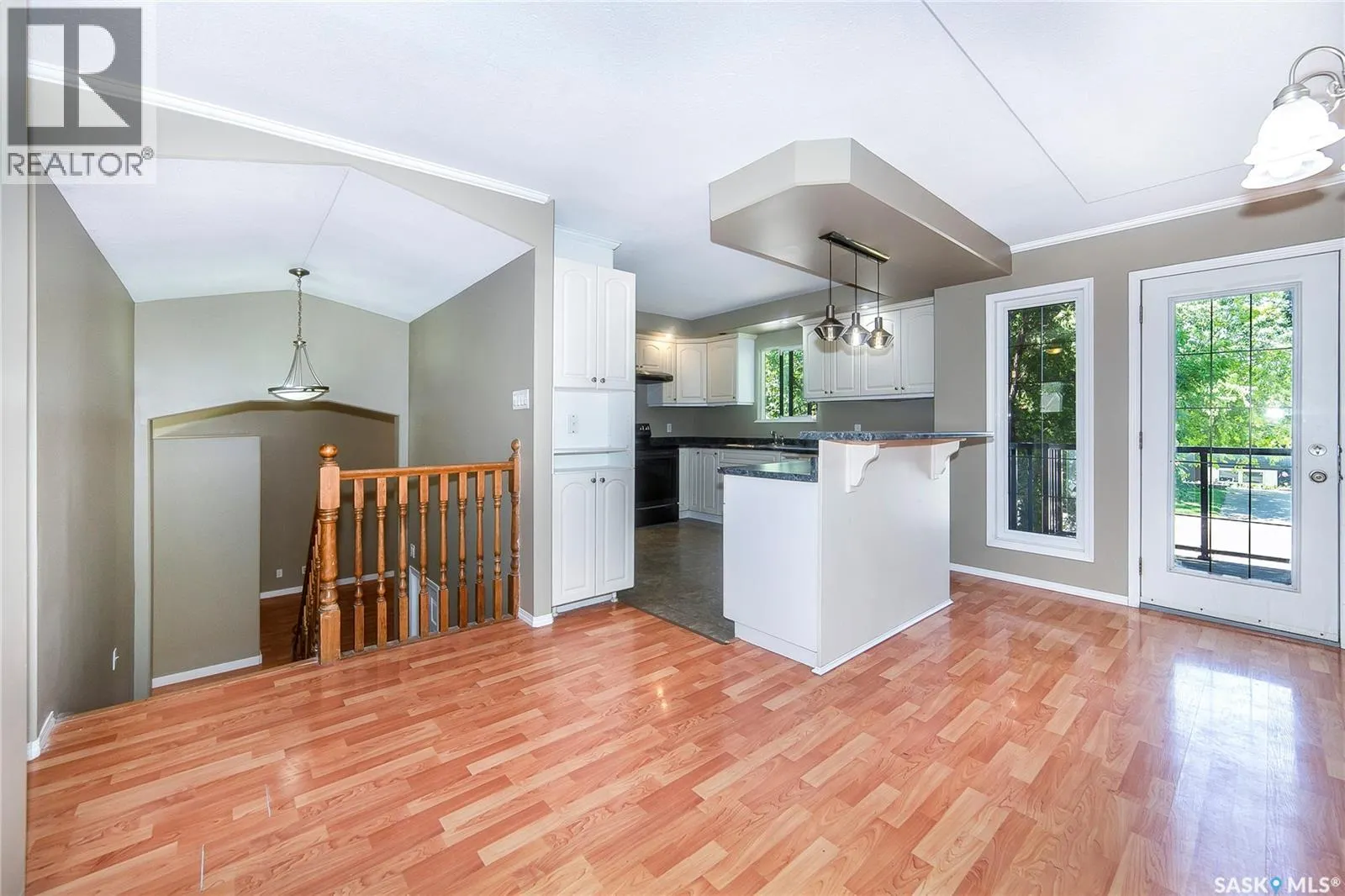 426 Vanier CRESCENT