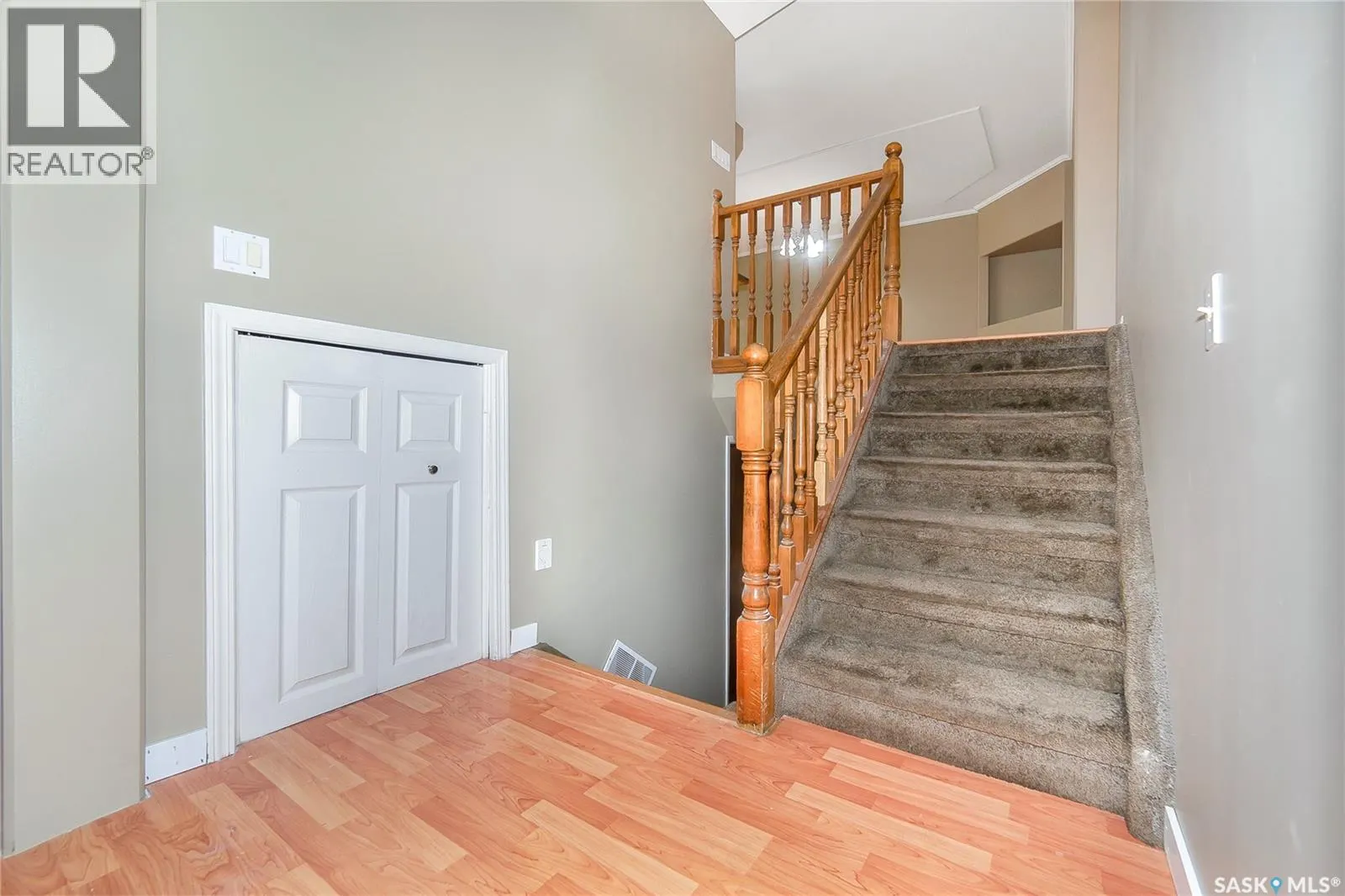 426 Vanier CRESCENT