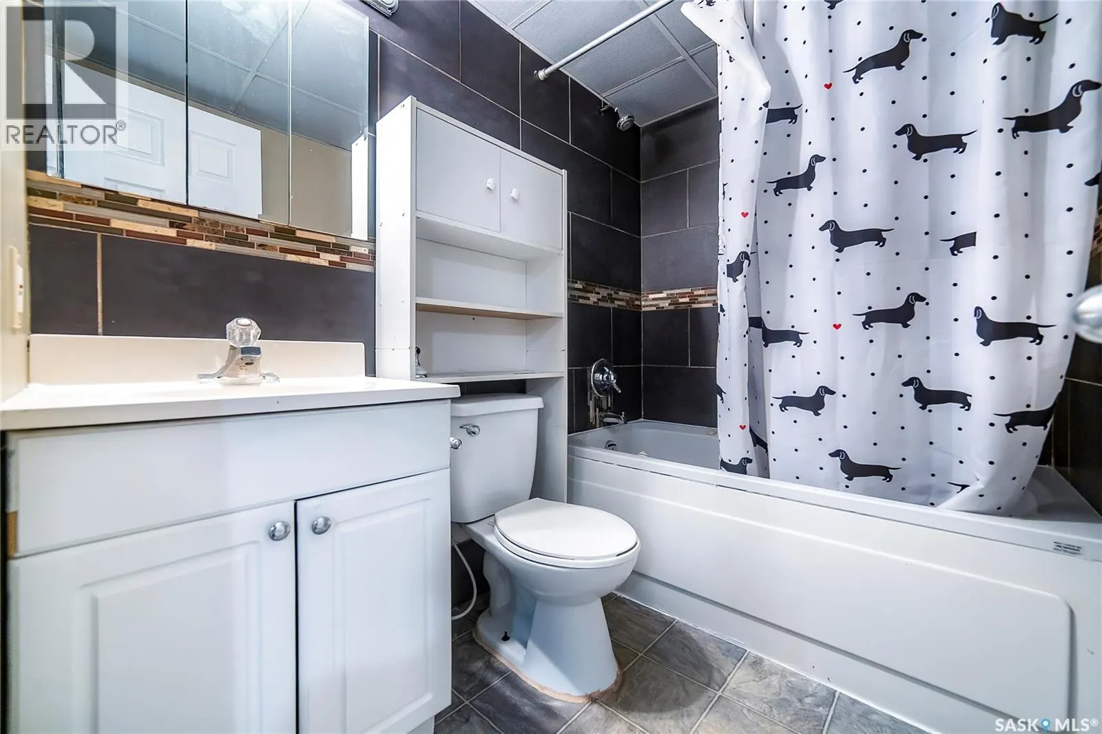 426 Vanier CRESCENT