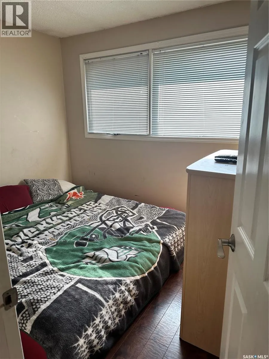 216 1st STREET W