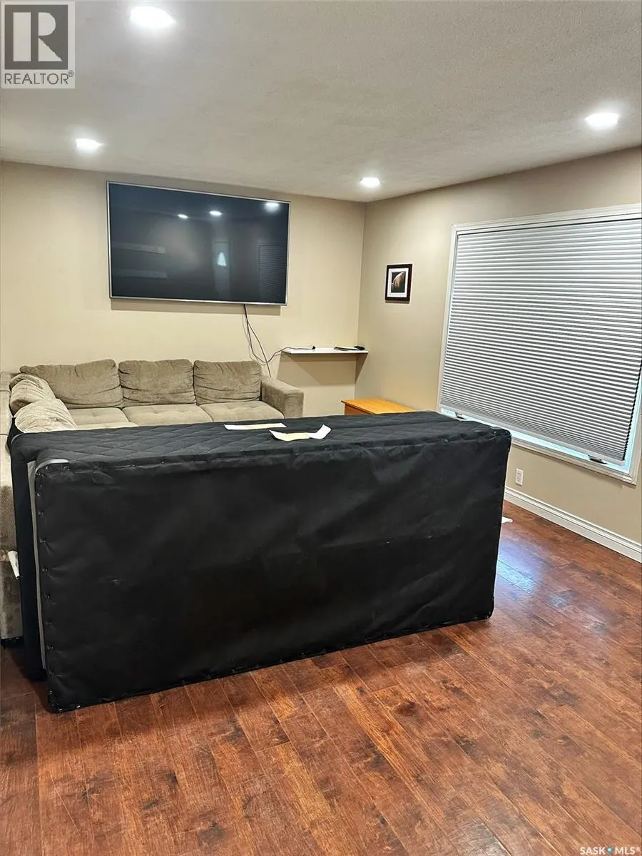 216 1st STREET W