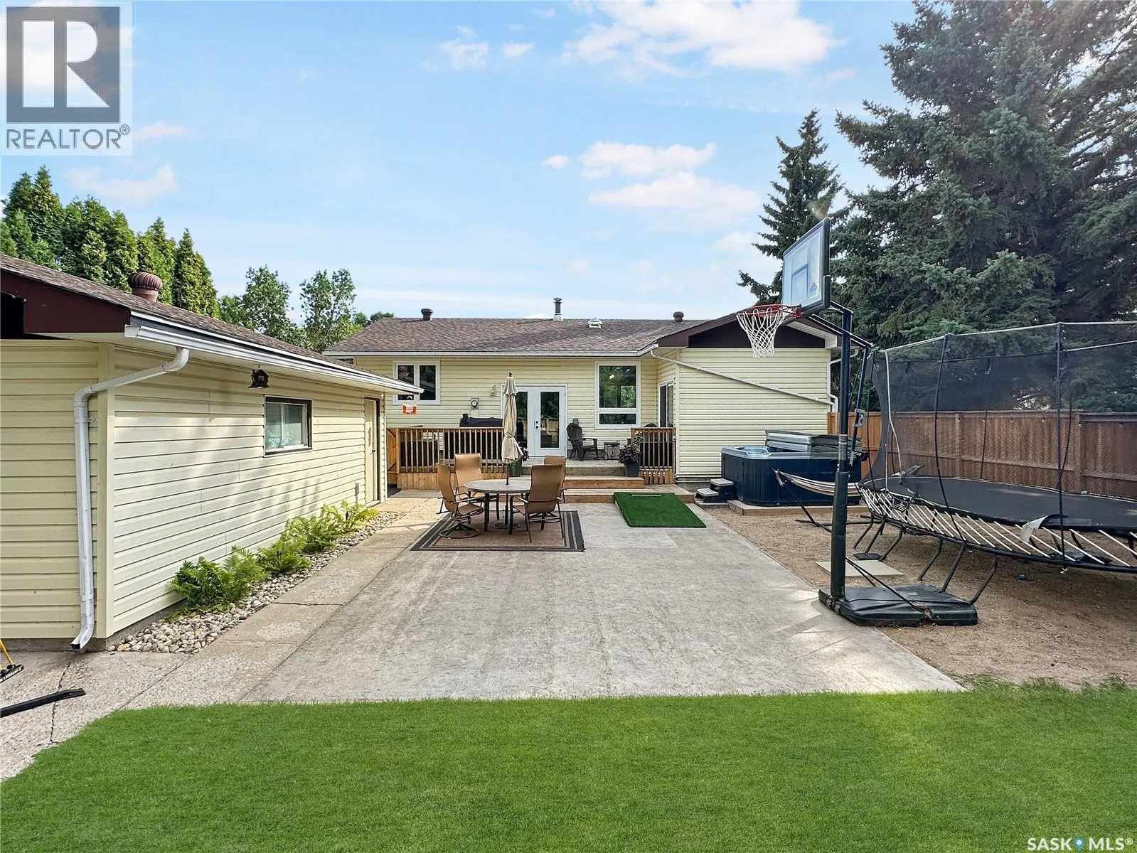 214 Lake AVENUE