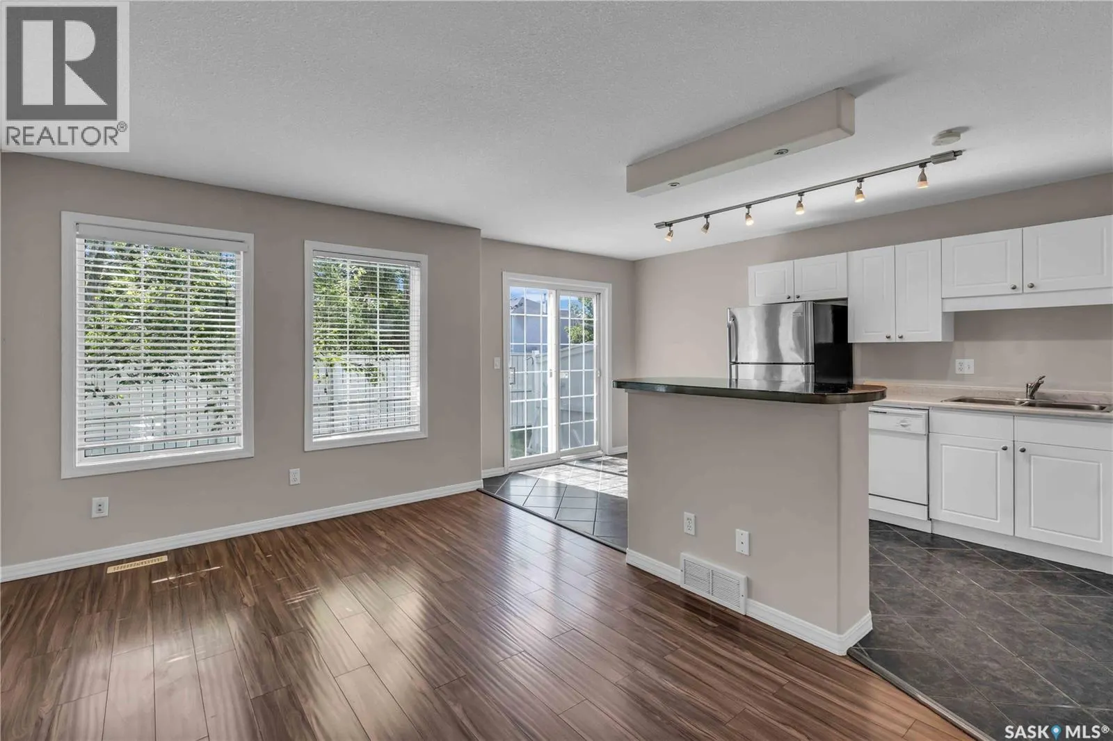 13 110 Keevil CRESCENT