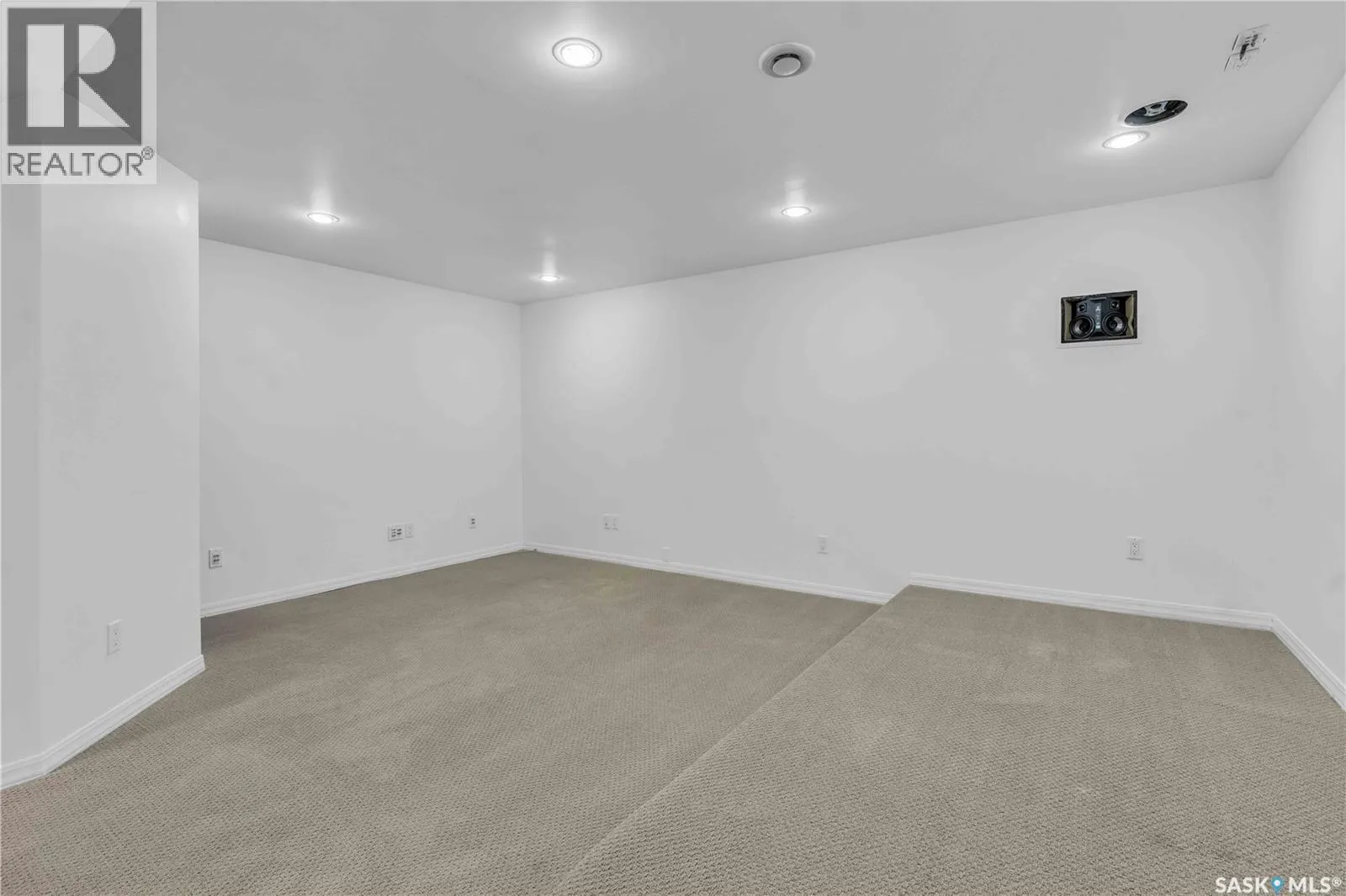 13 110 Keevil CRESCENT