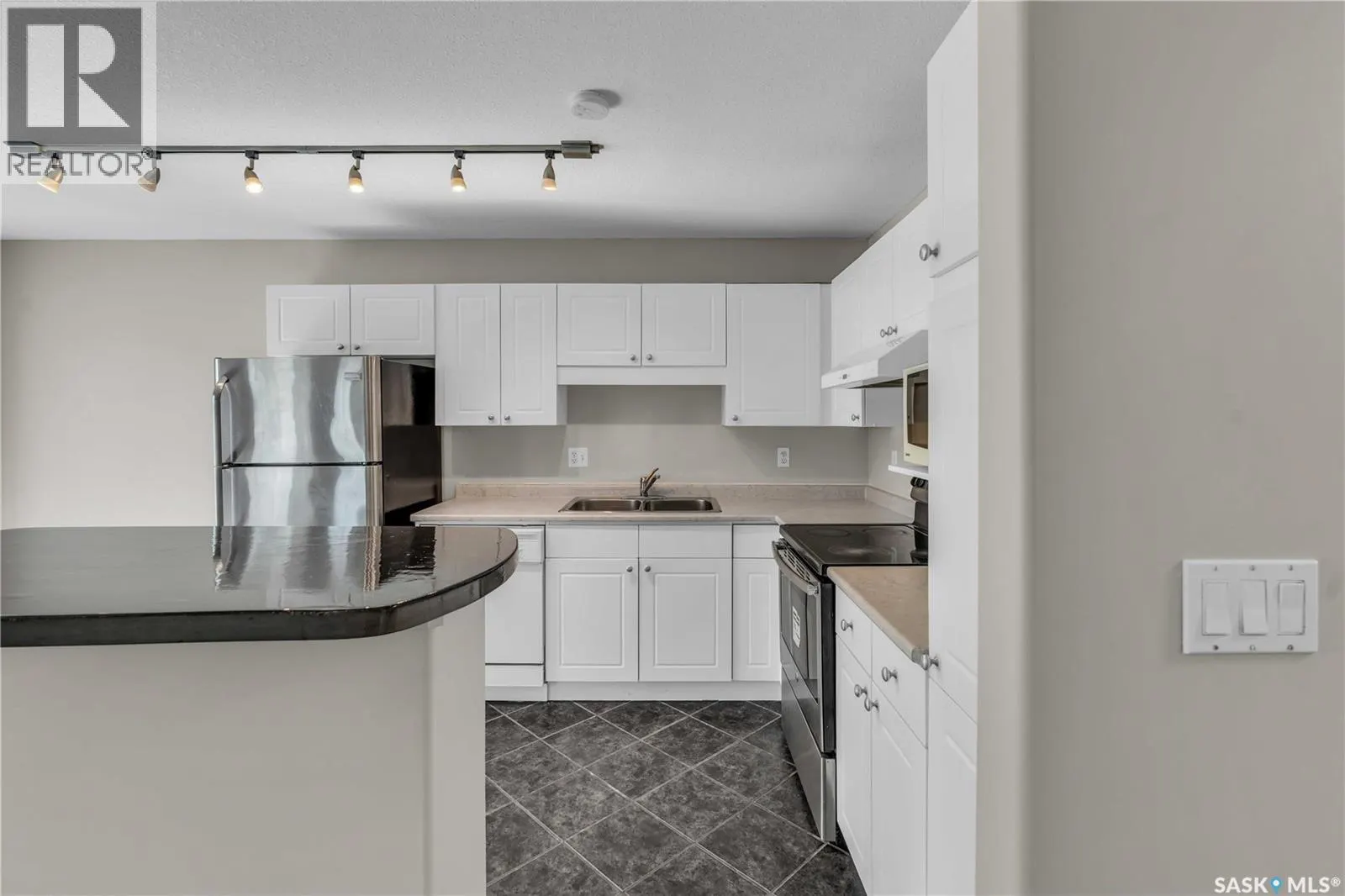 13 110 Keevil CRESCENT