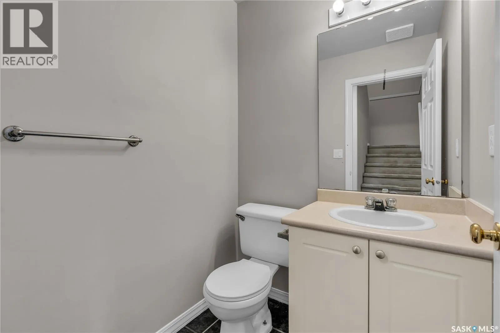 13 110 Keevil CRESCENT