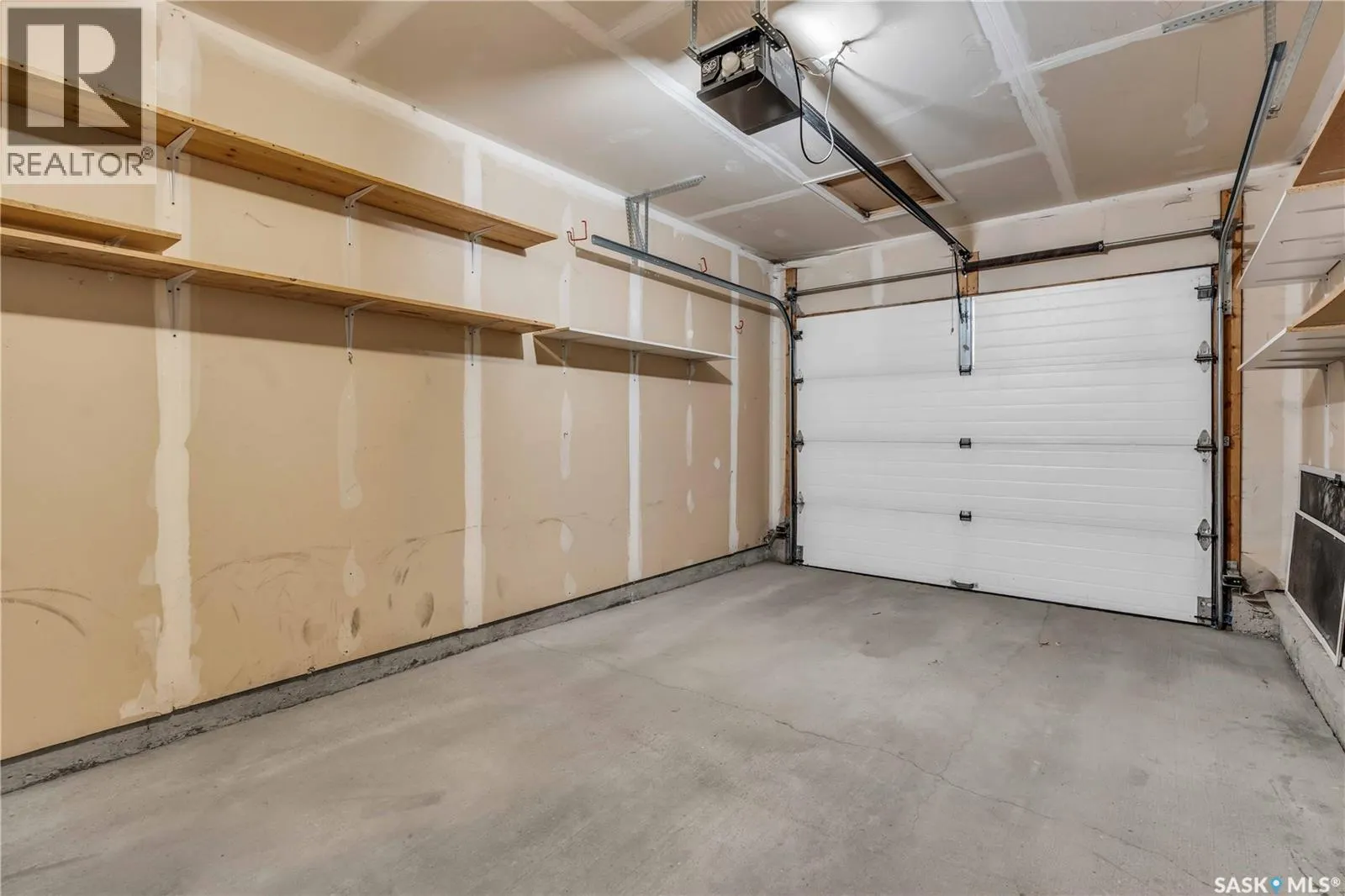 13 110 Keevil CRESCENT