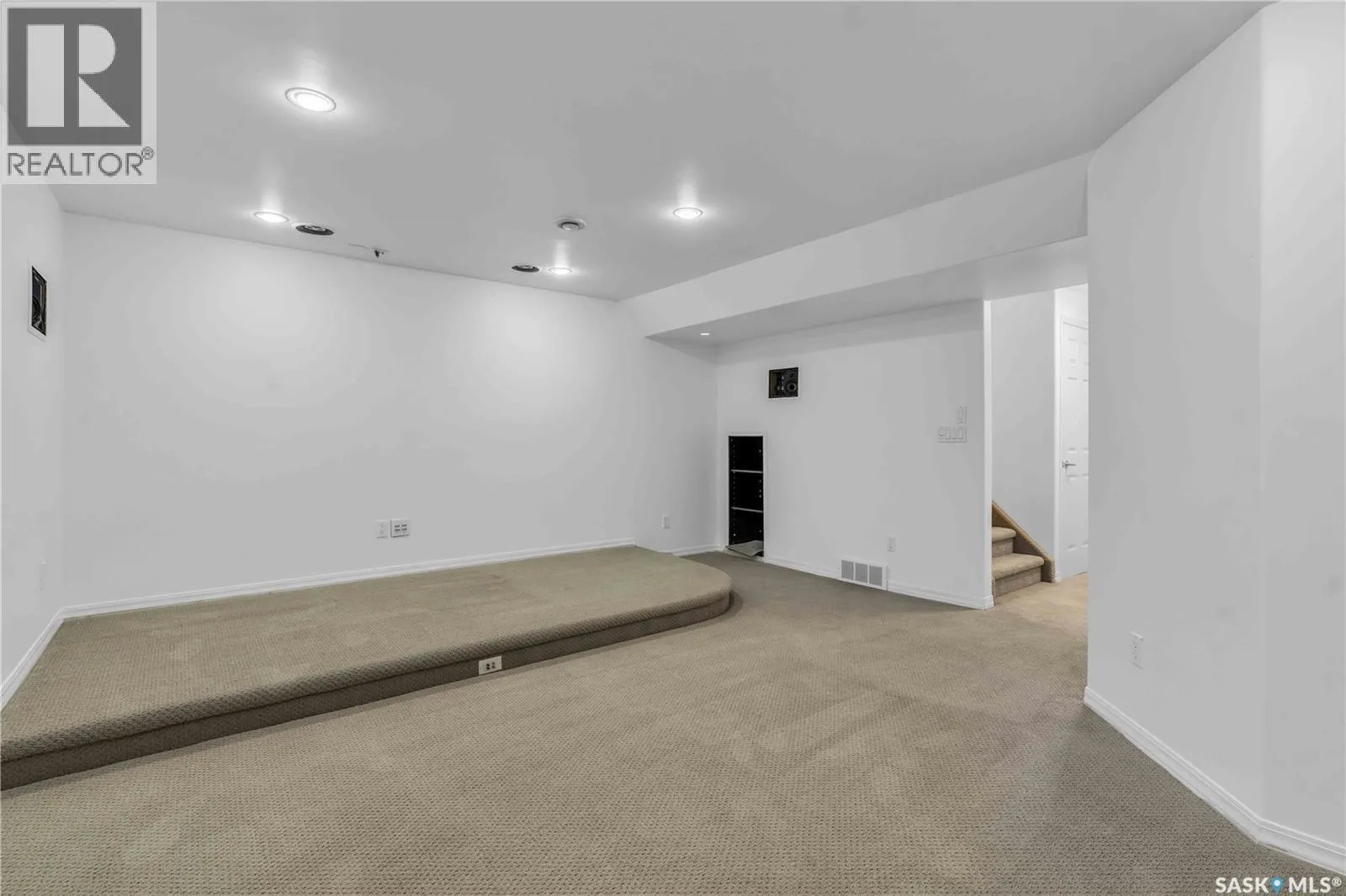 13 110 Keevil CRESCENT