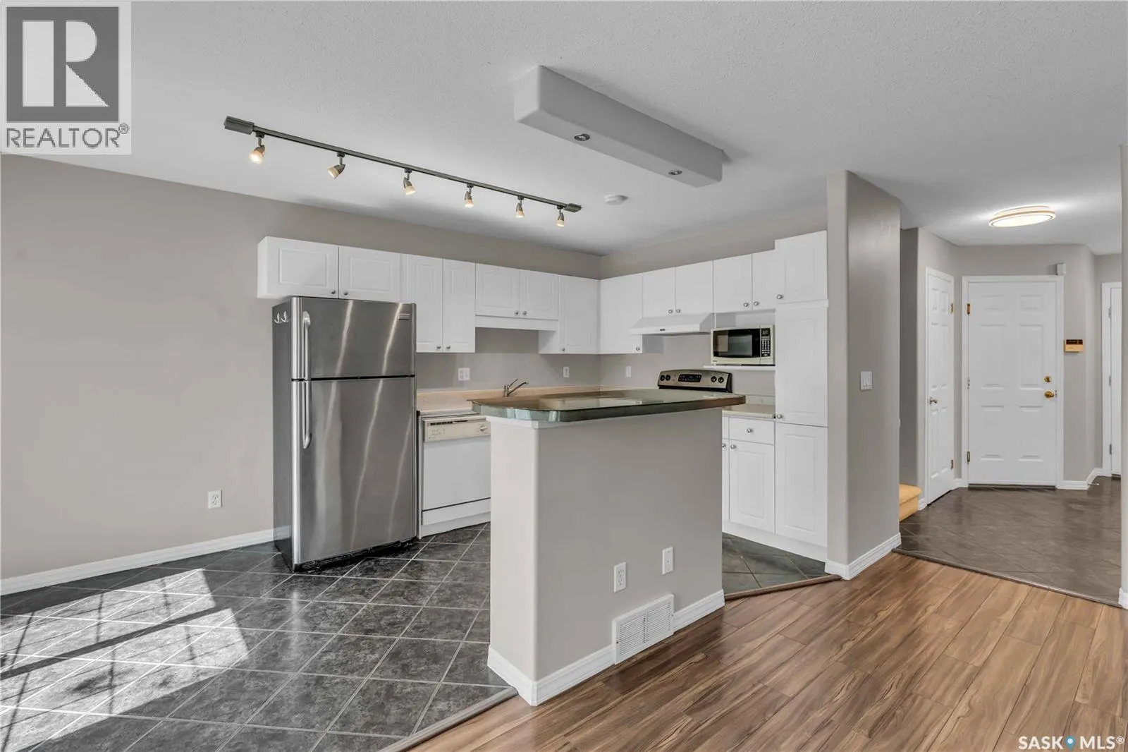 13 110 Keevil CRESCENT