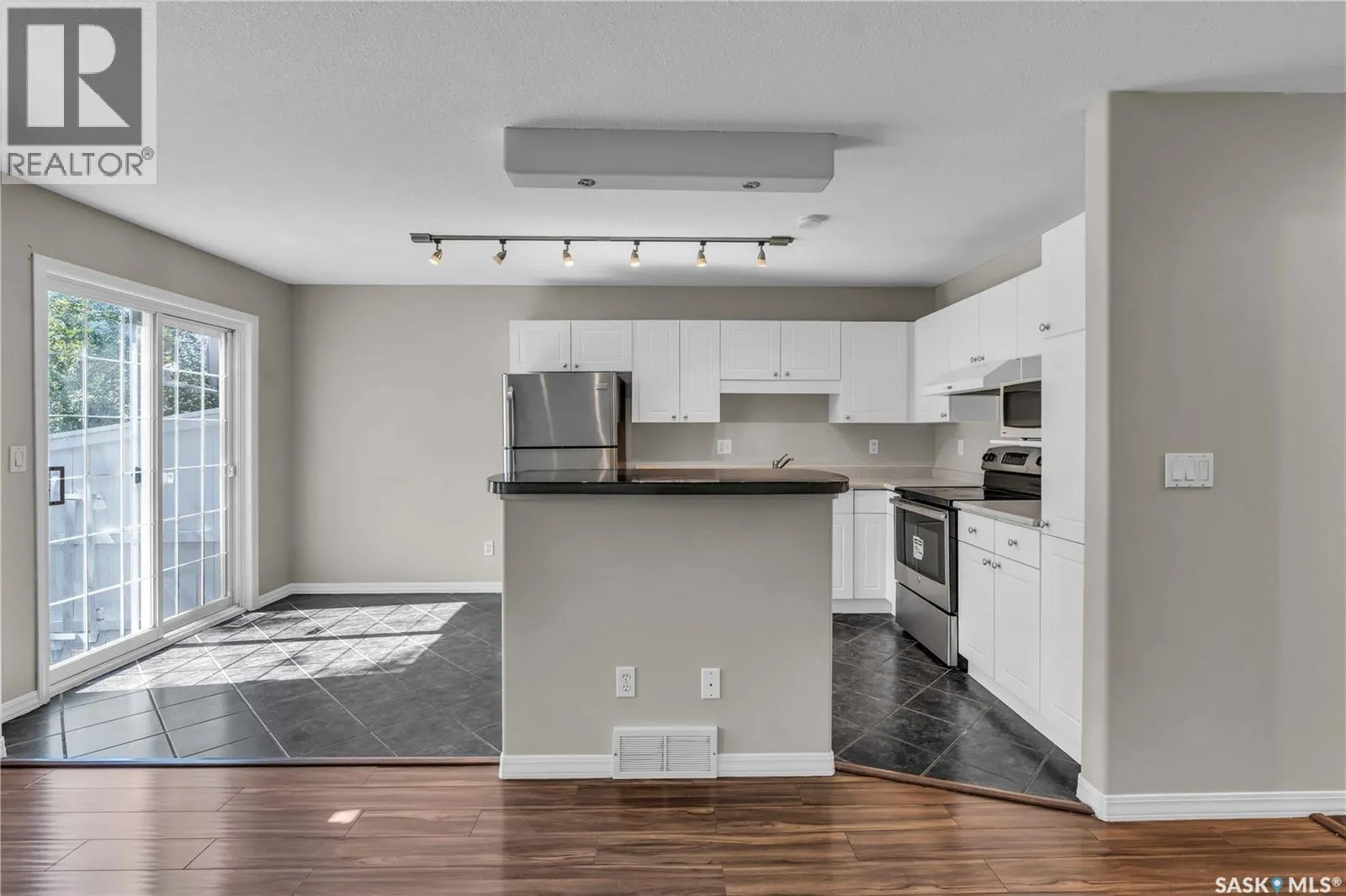 13 110 Keevil CRESCENT