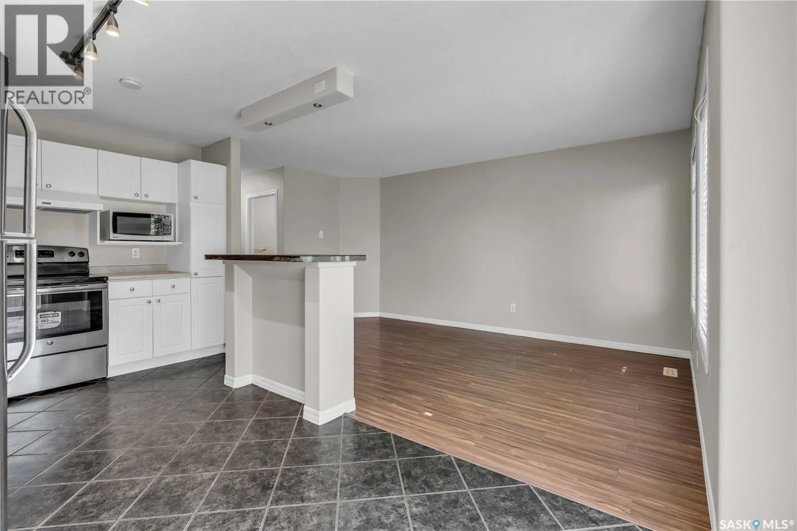 13 110 Keevil CRESCENT