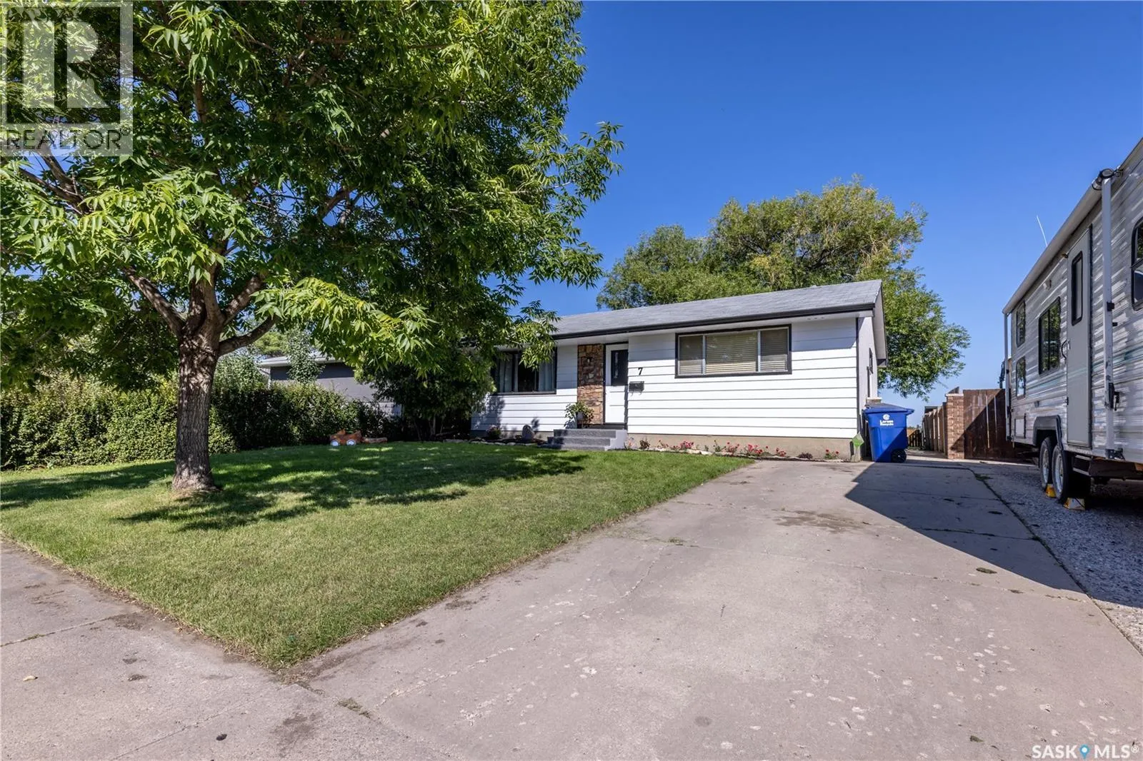 7 Ross CRESCENT