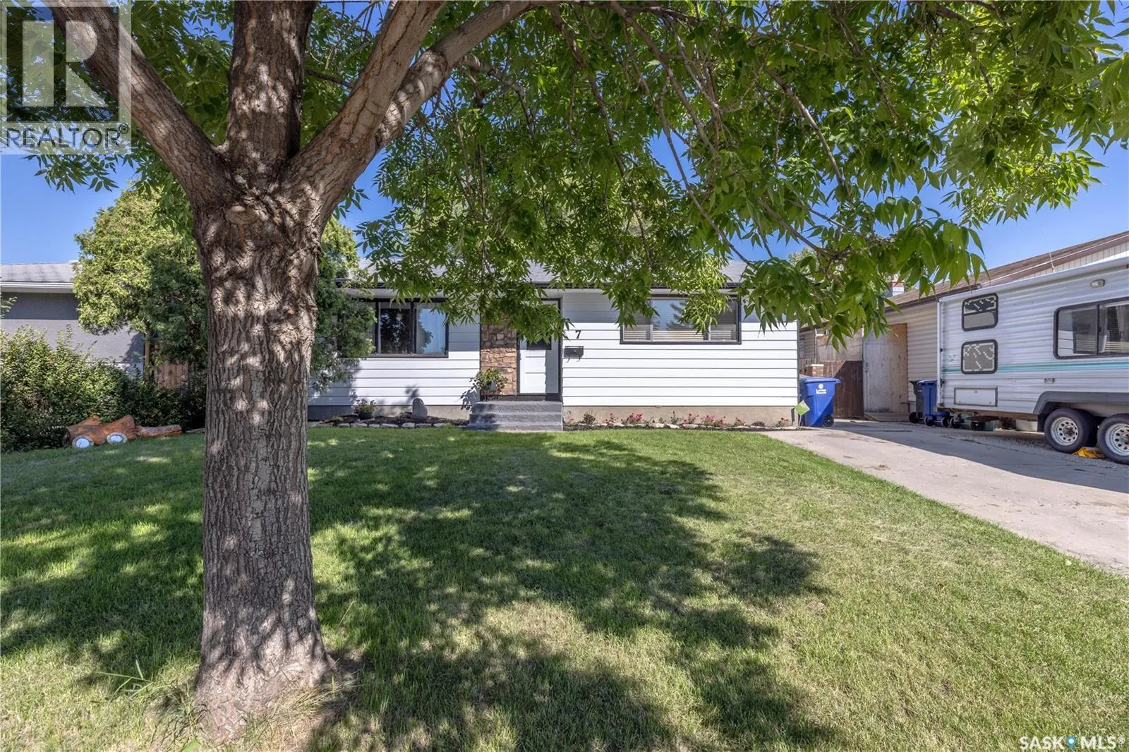 7 Ross CRESCENT