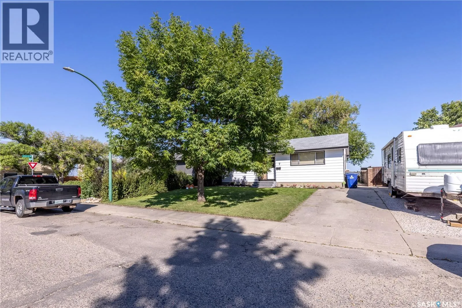 7 Ross CRESCENT