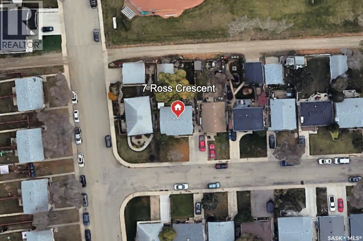 7 Ross CRESCENT