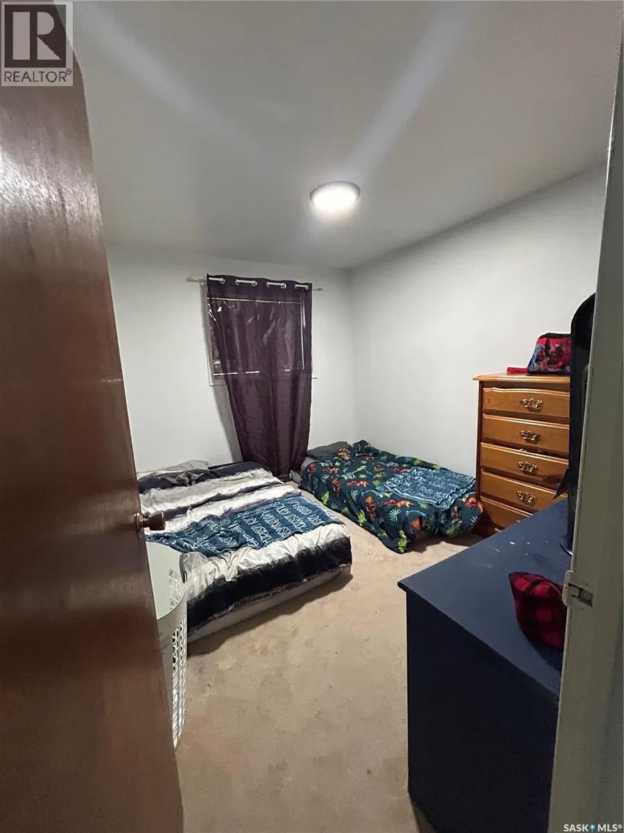 222 2nd AVENUE W