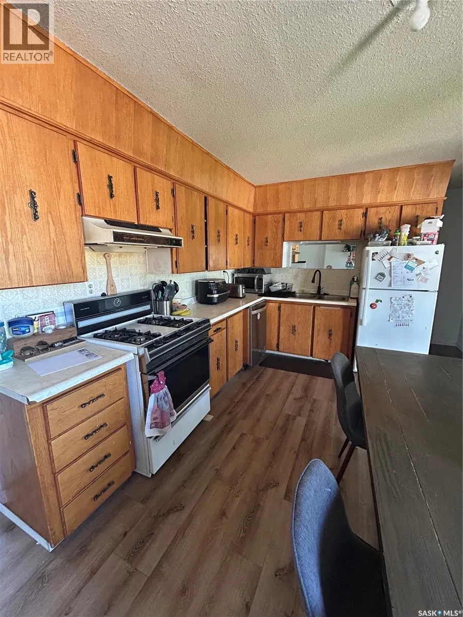 222 2nd AVENUE W