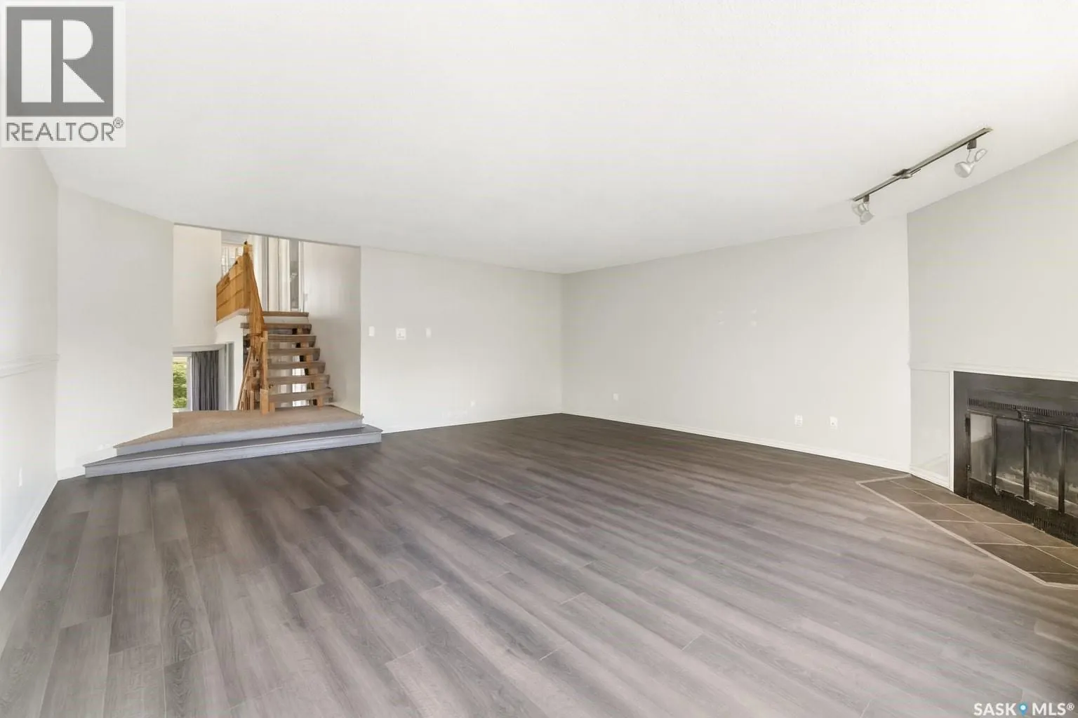 307 Avon DRIVE