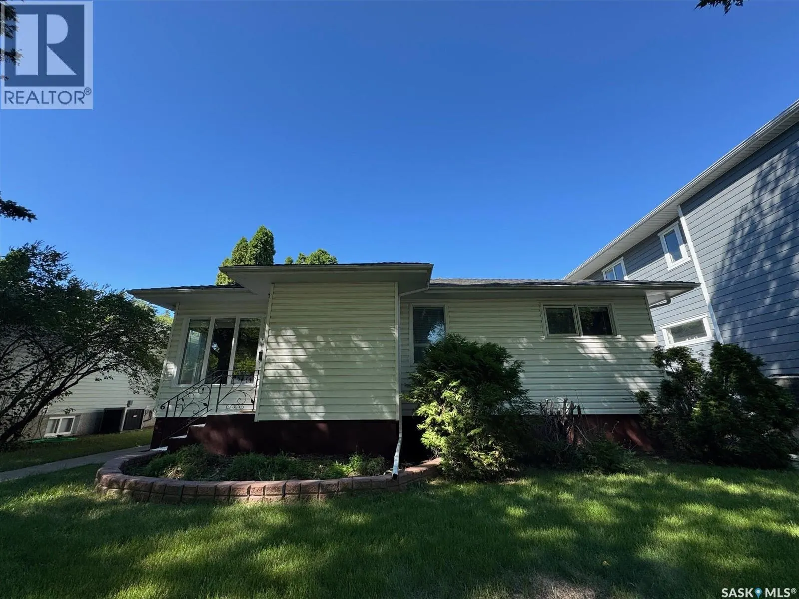 1406 Wiggins AVENUE S