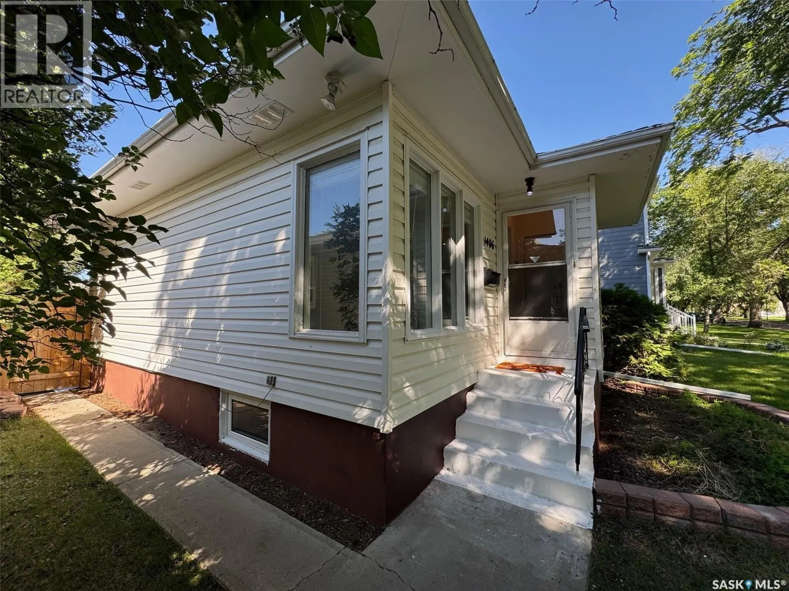 1406 Wiggins AVENUE S