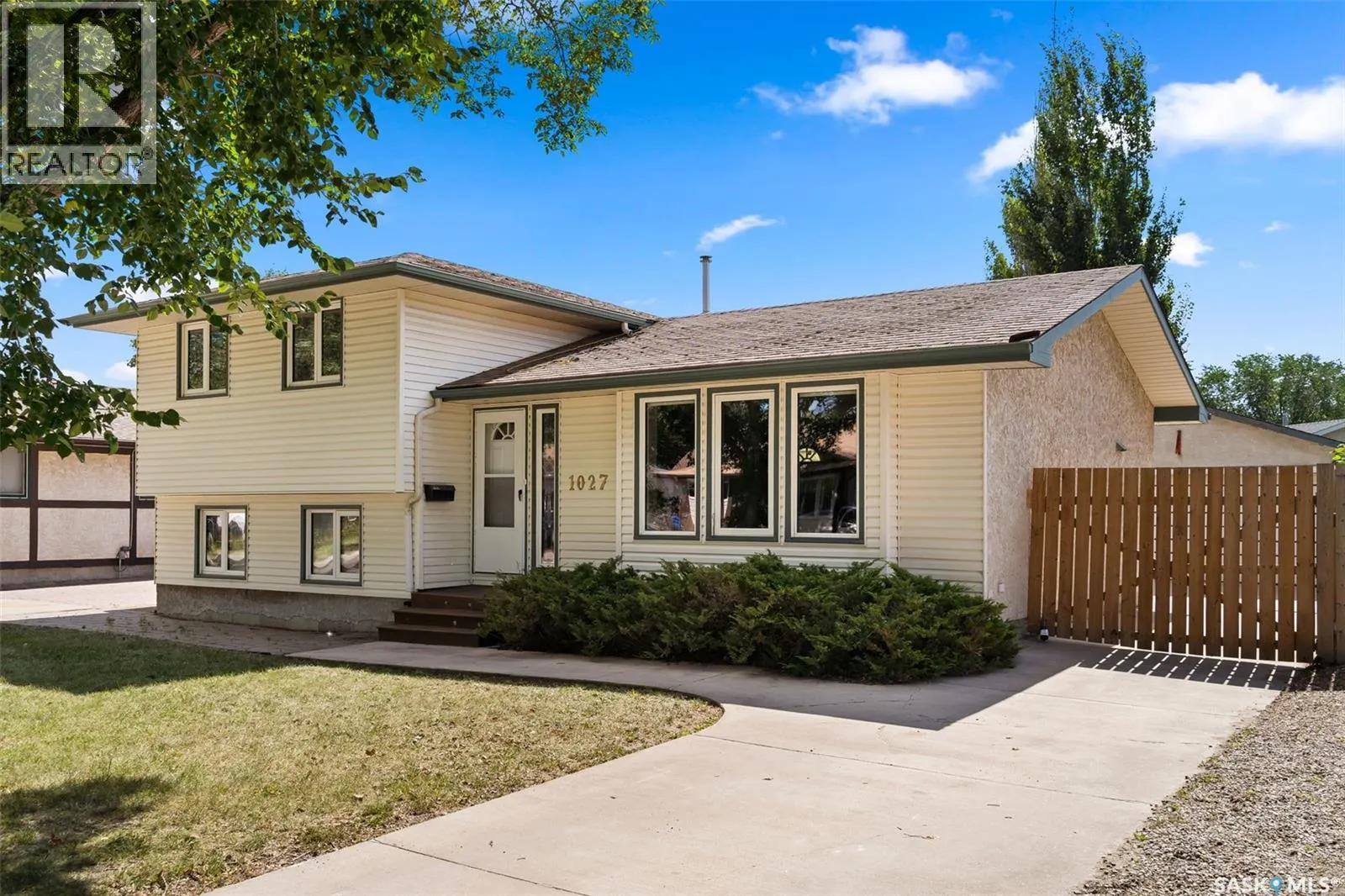 1027 Graham ROAD