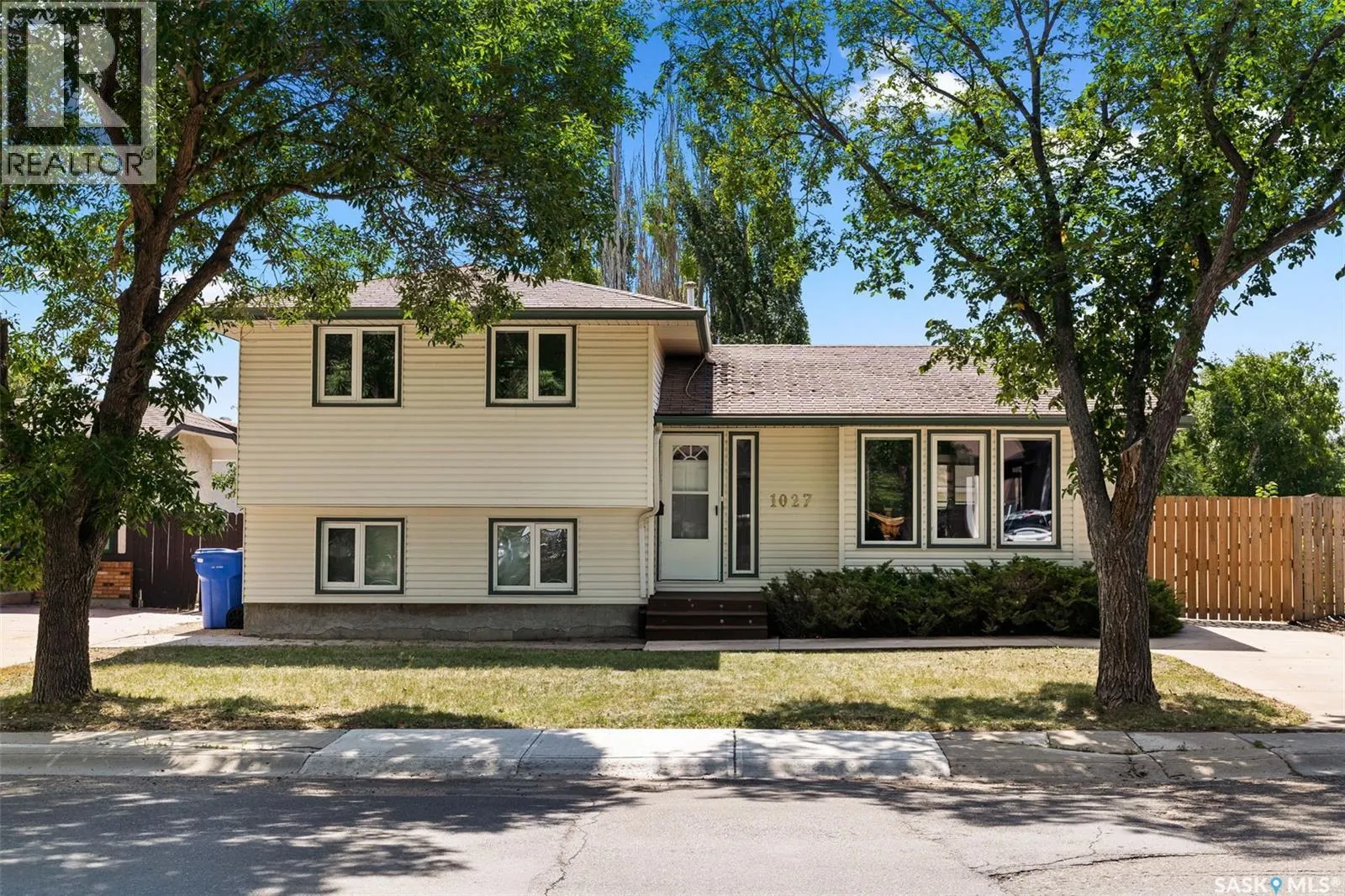 1027 Graham ROAD
