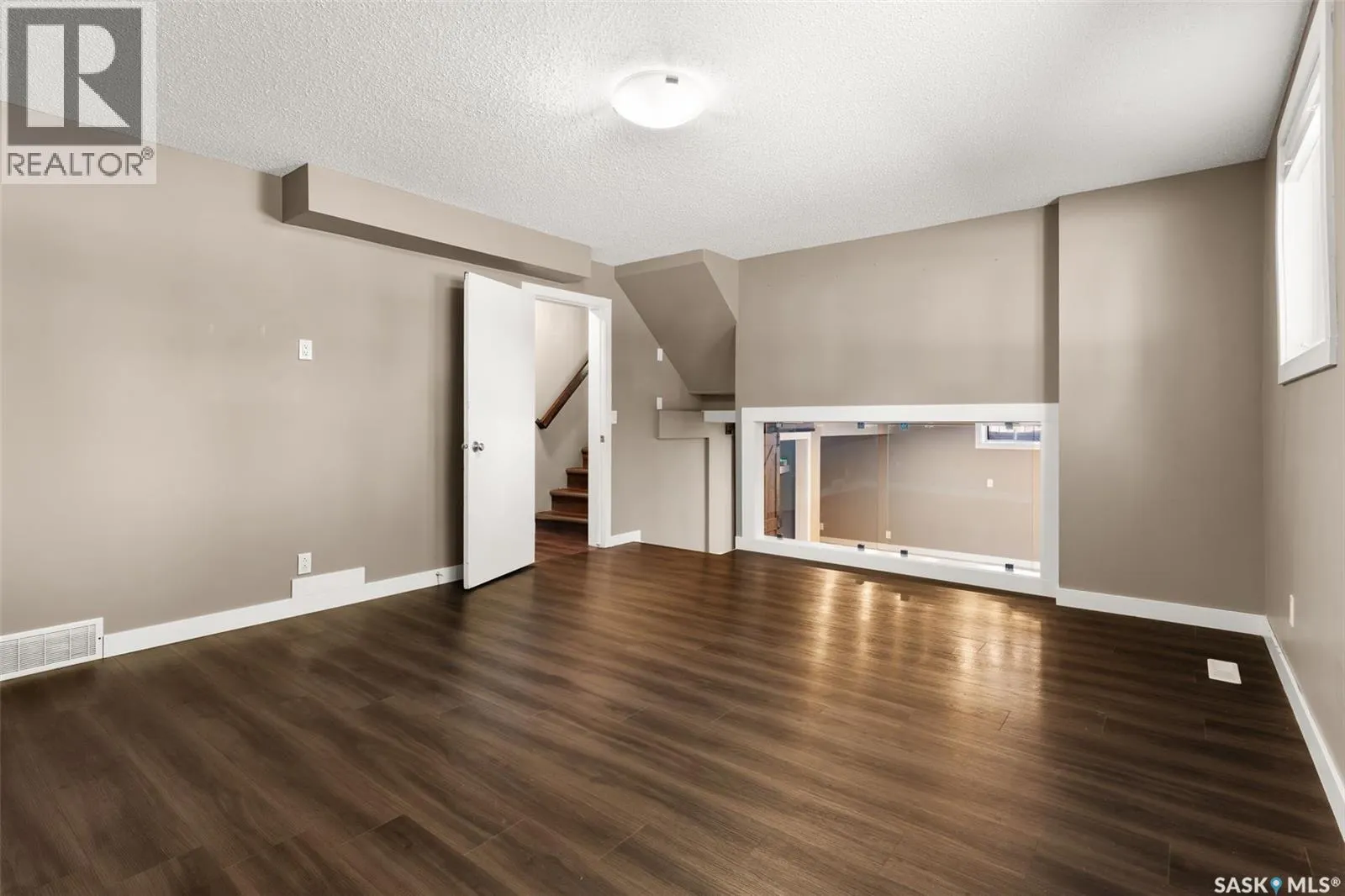 1027 Graham ROAD