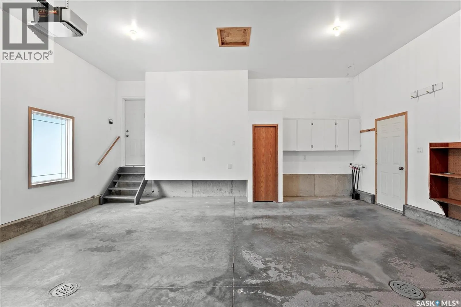 204 Burke PLACE