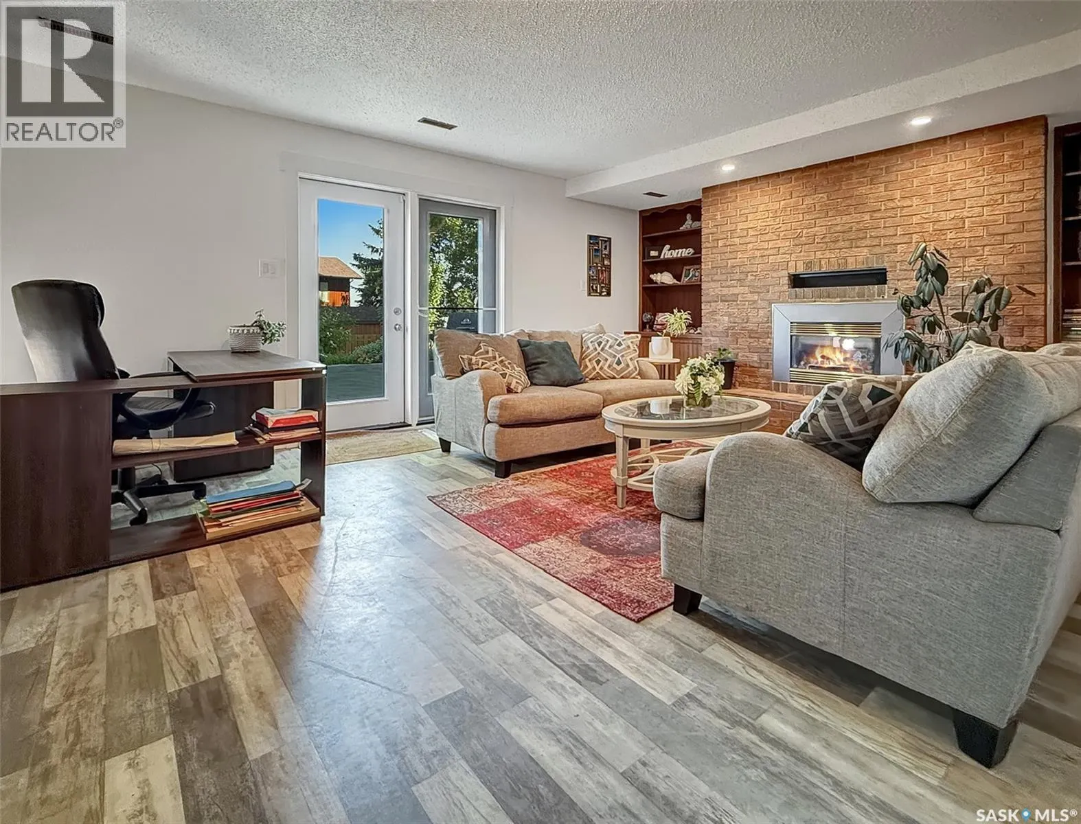 483 Steele CRESCENT