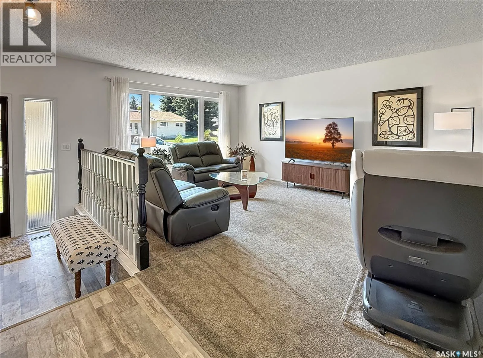 483 Steele CRESCENT