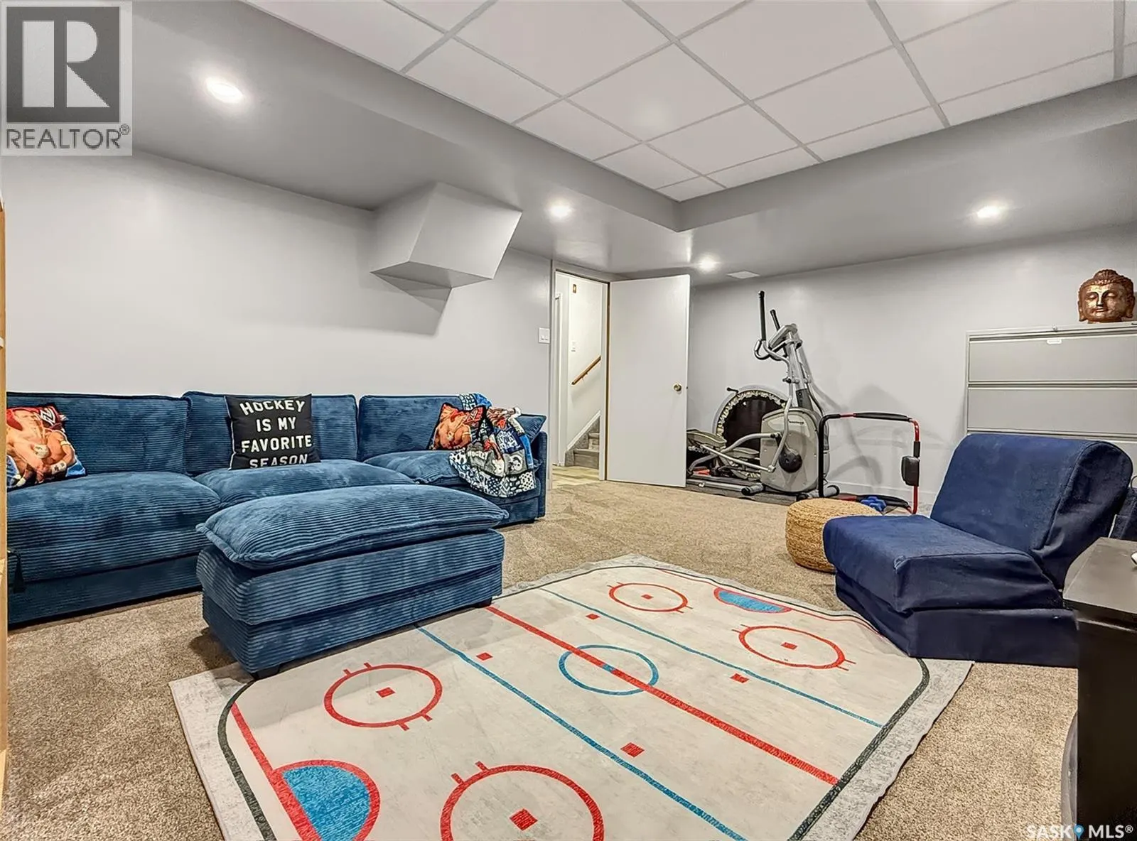 483 Steele CRESCENT