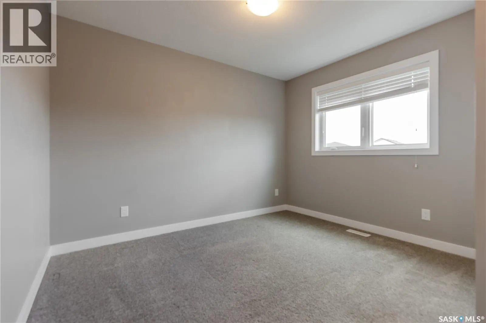 1433 Besnard DRIVE