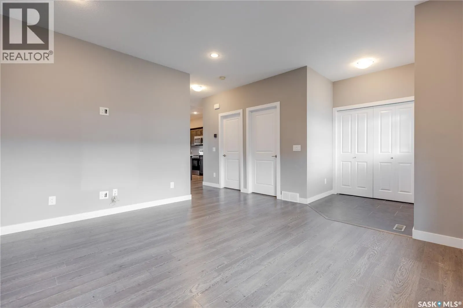 1433 Besnard DRIVE