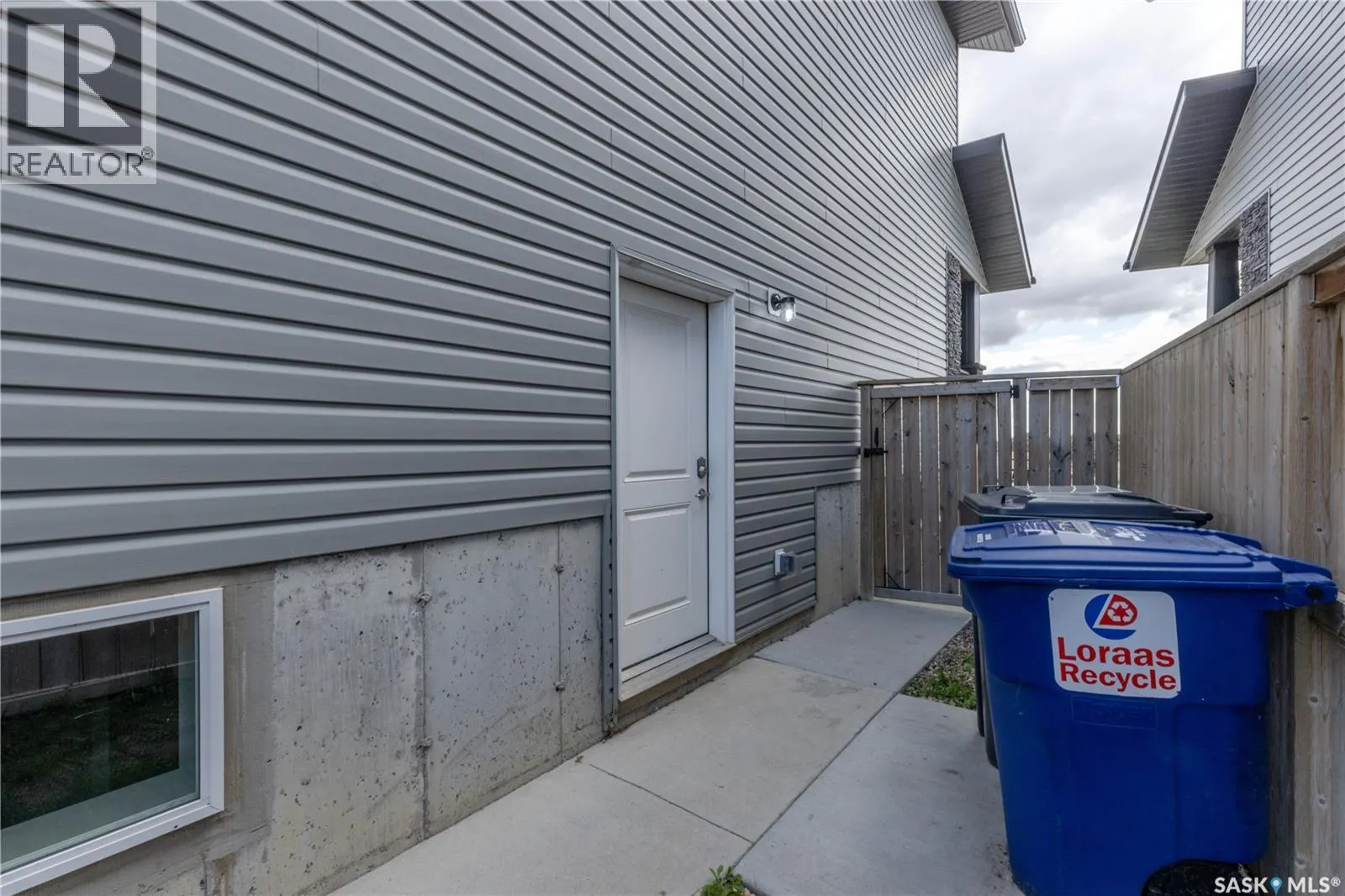 1433 Besnard DRIVE