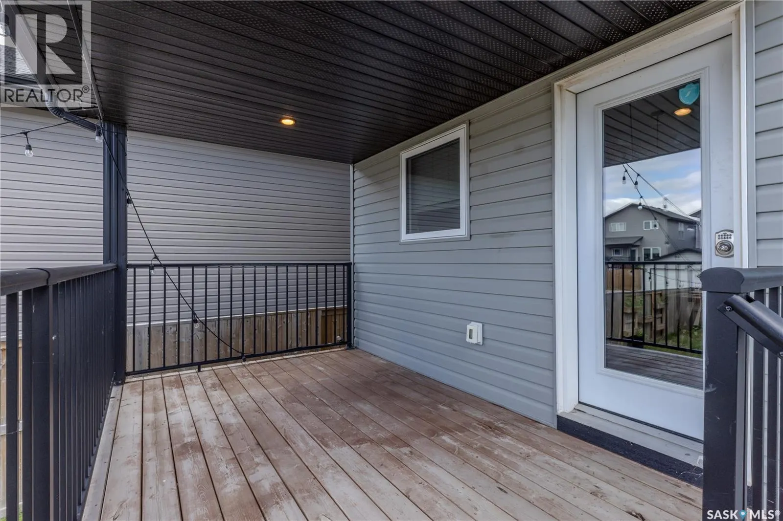 1433 Besnard DRIVE