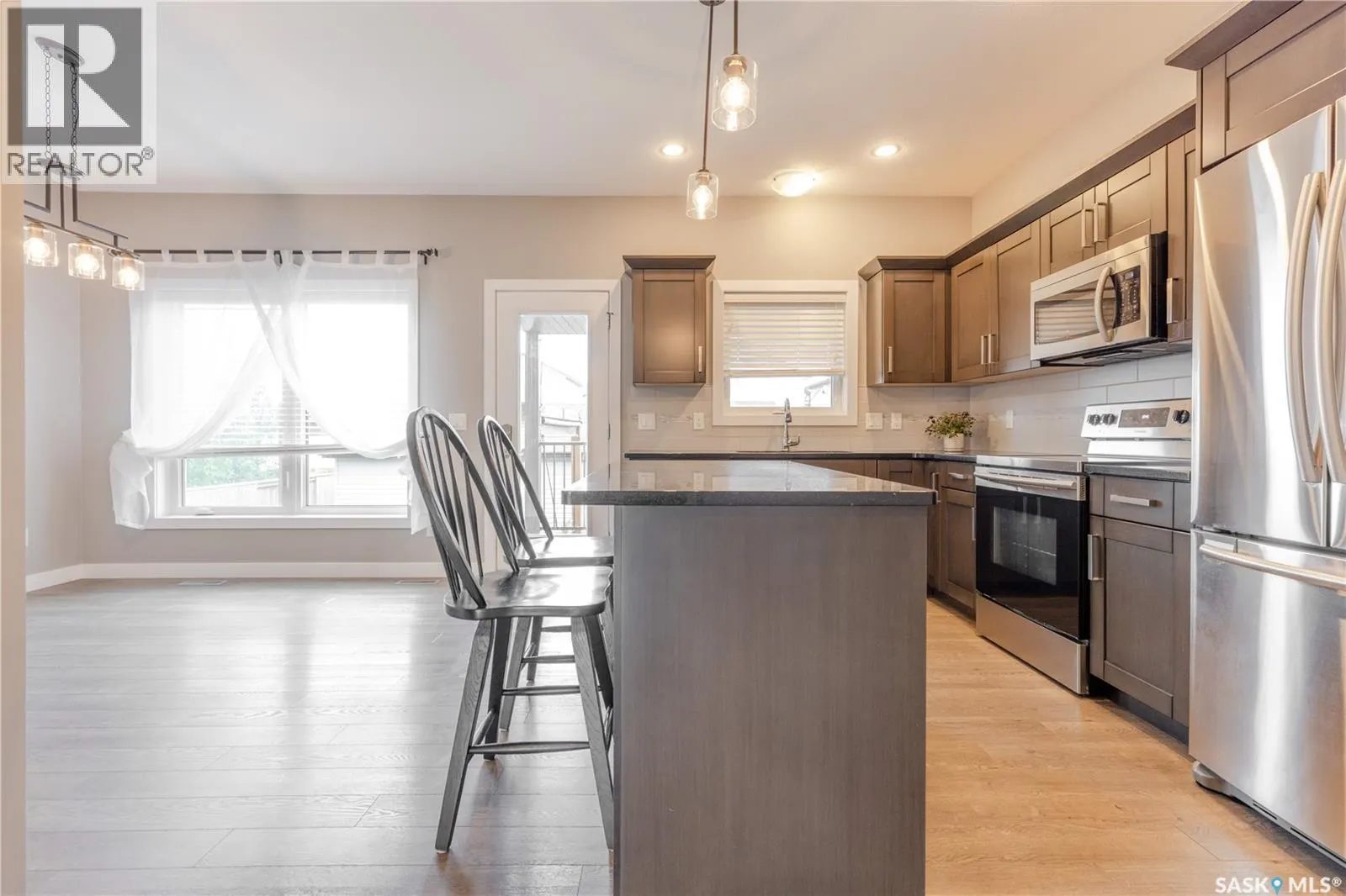 1433 Besnard DRIVE