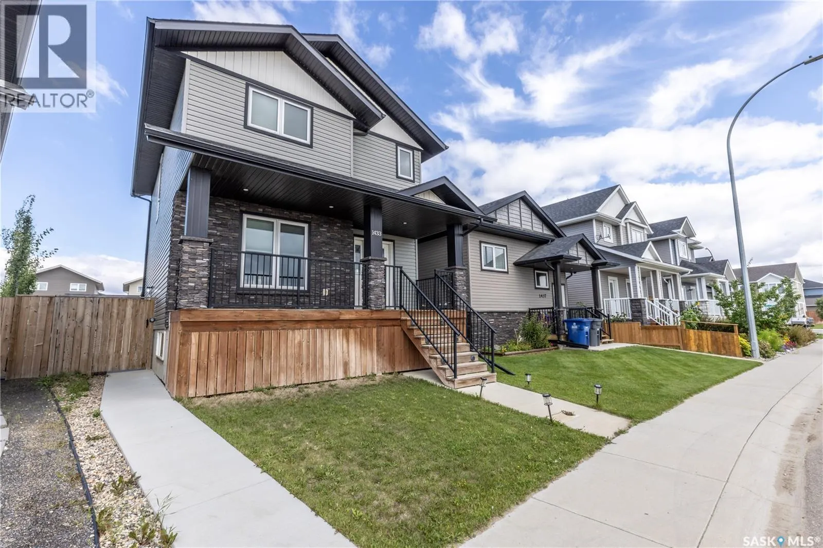 1433 Besnard DRIVE