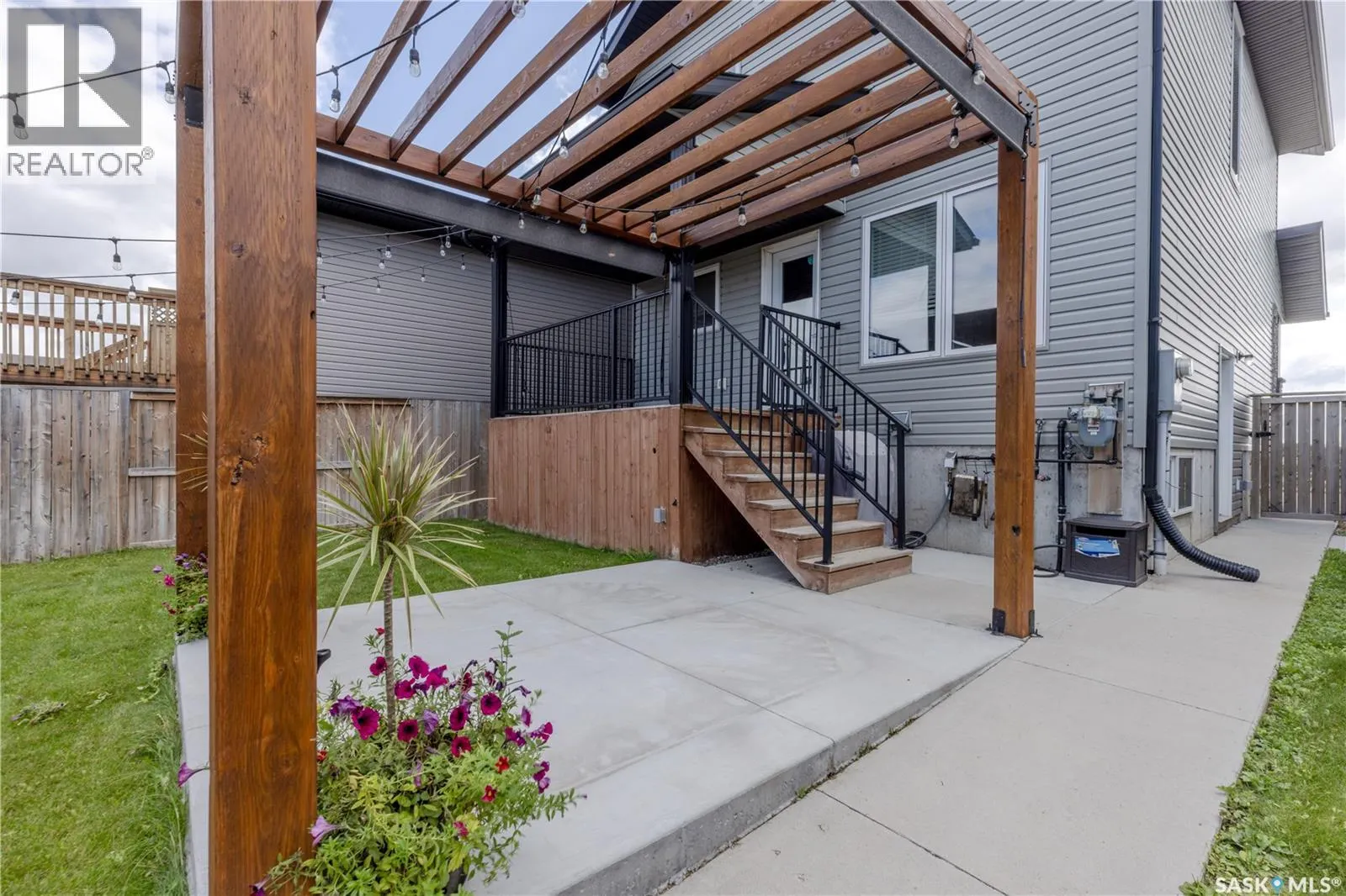 1433 Besnard DRIVE