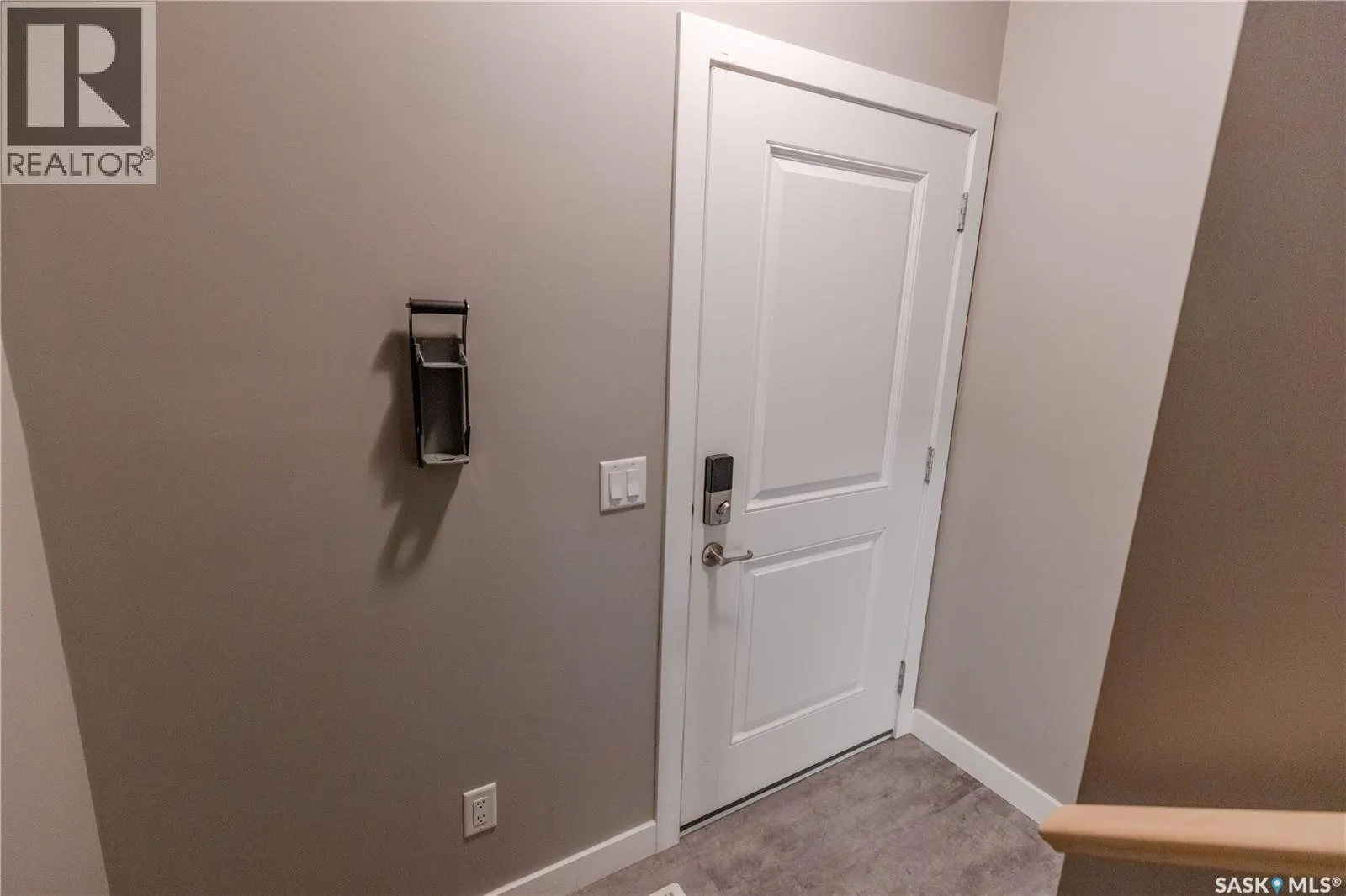1433 Besnard DRIVE