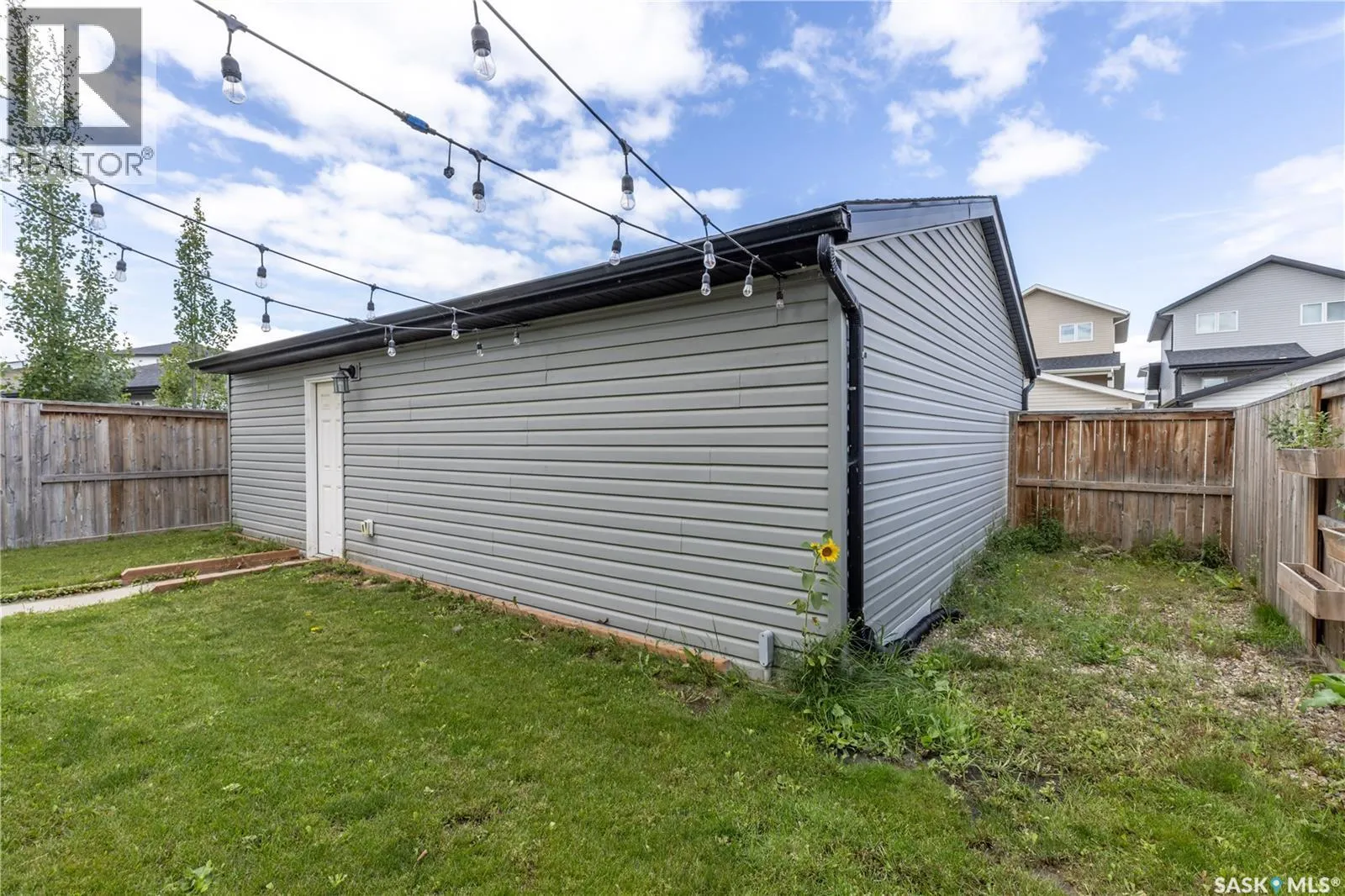 1433 Besnard DRIVE