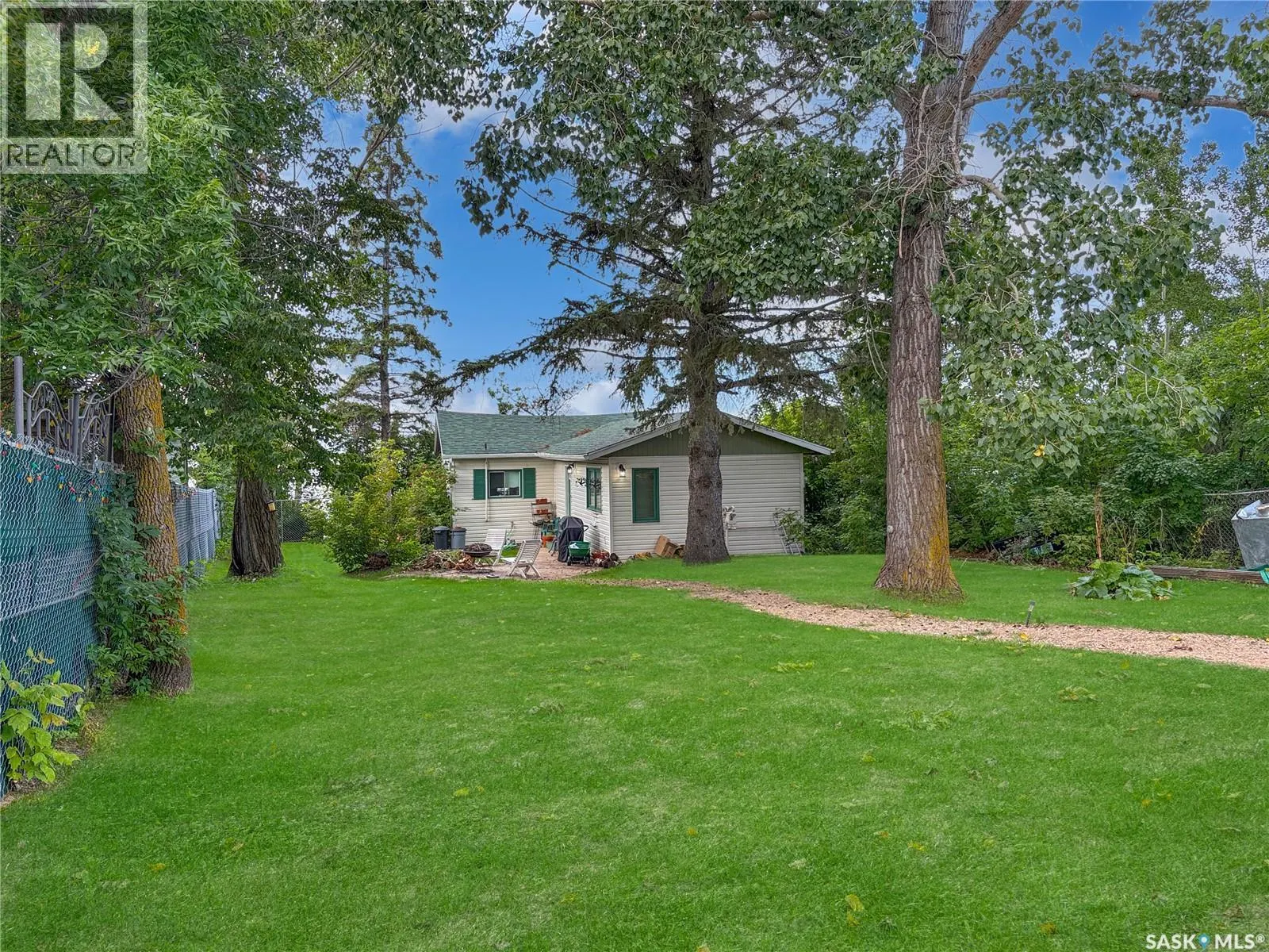 77 Lakeview AVENUE