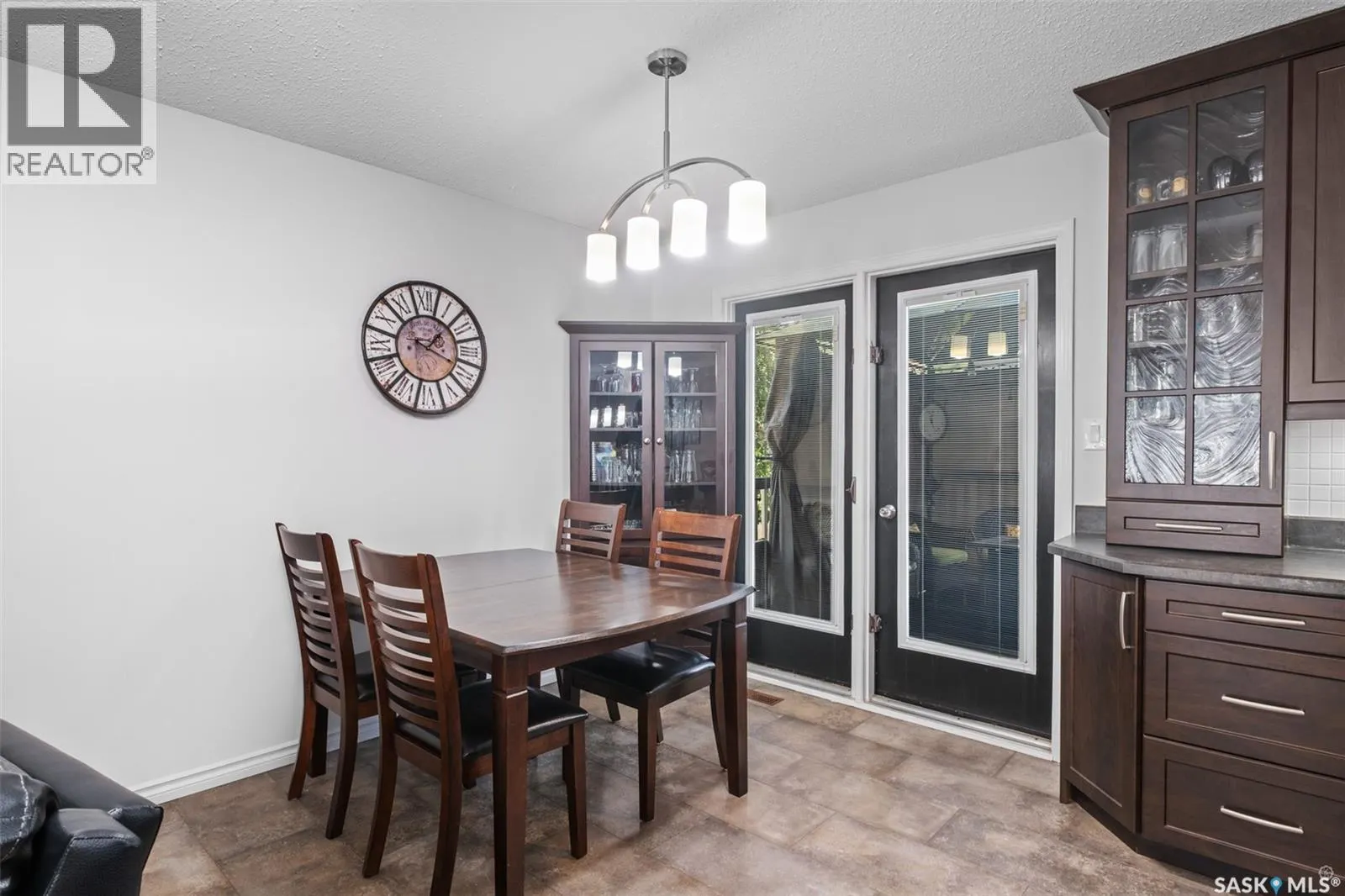 1592 Barton DRIVE