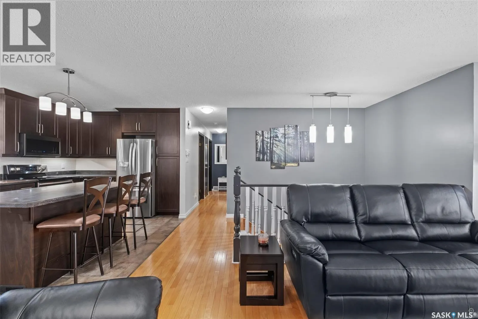 1592 Barton DRIVE