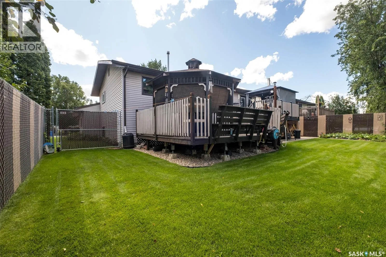 1592 Barton DRIVE