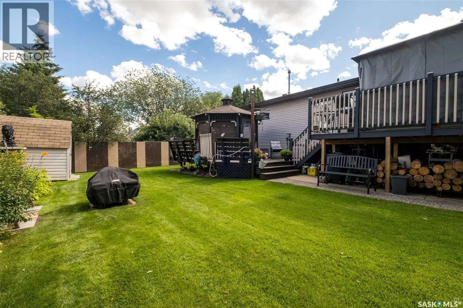 1592 Barton DRIVE