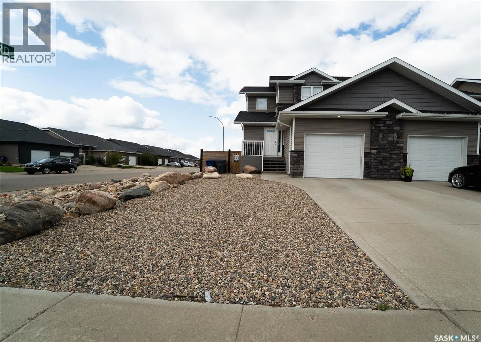 402 Snead CRESCENT