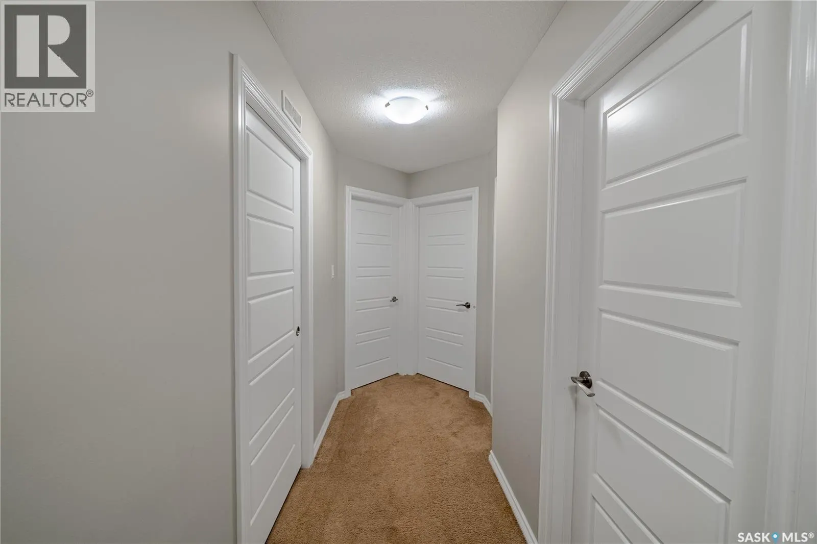 303 4000 Sandhill CRESCENT