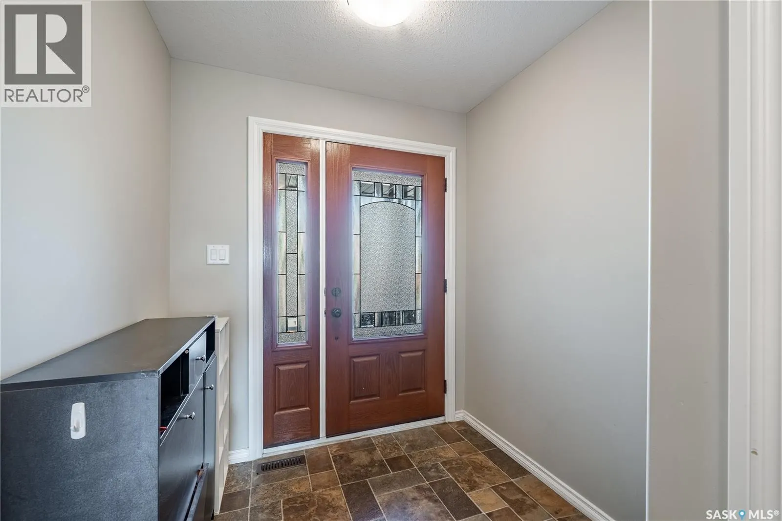 303 4000 Sandhill CRESCENT