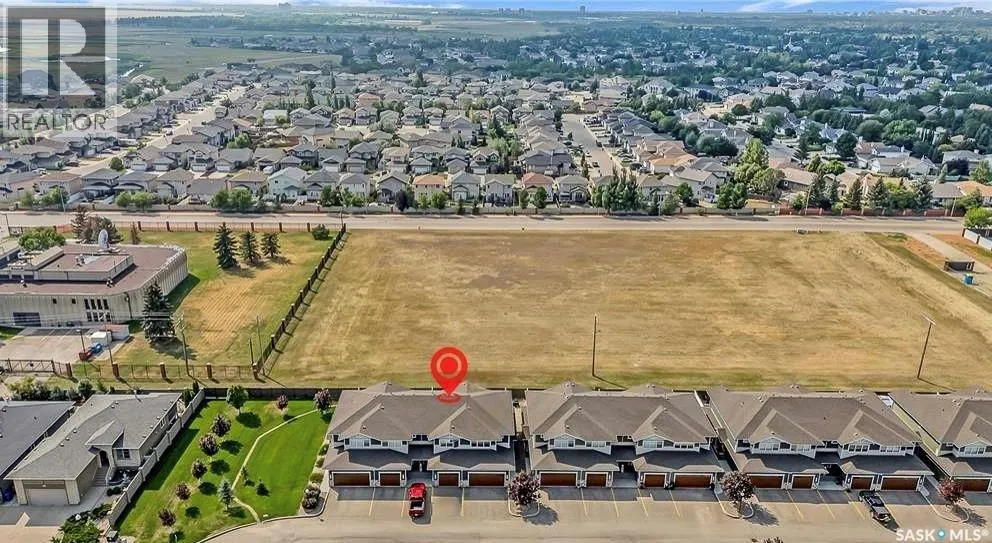 303 4000 Sandhill CRESCENT